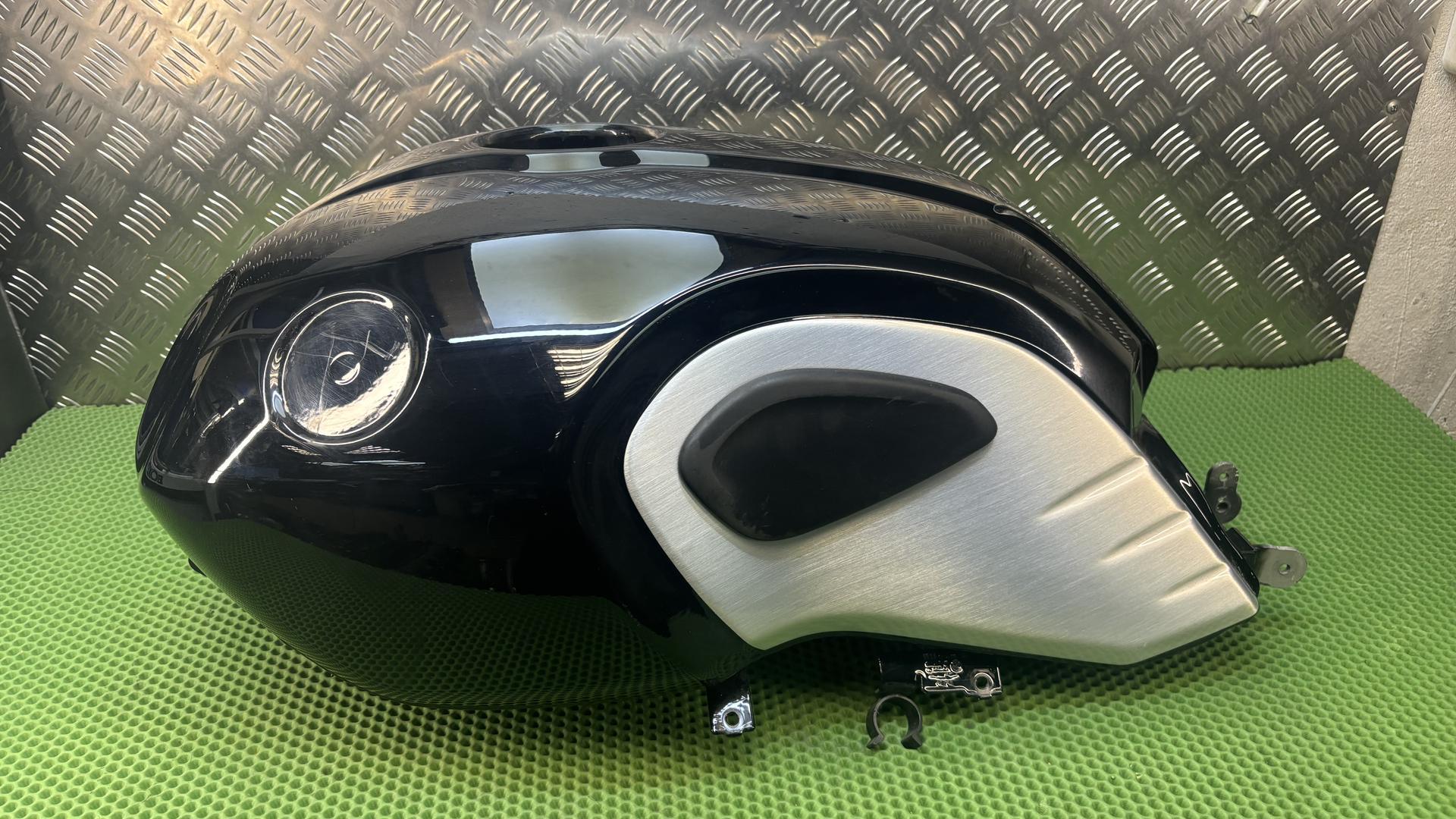 Топливный бак BLACKSTORM 16118564664