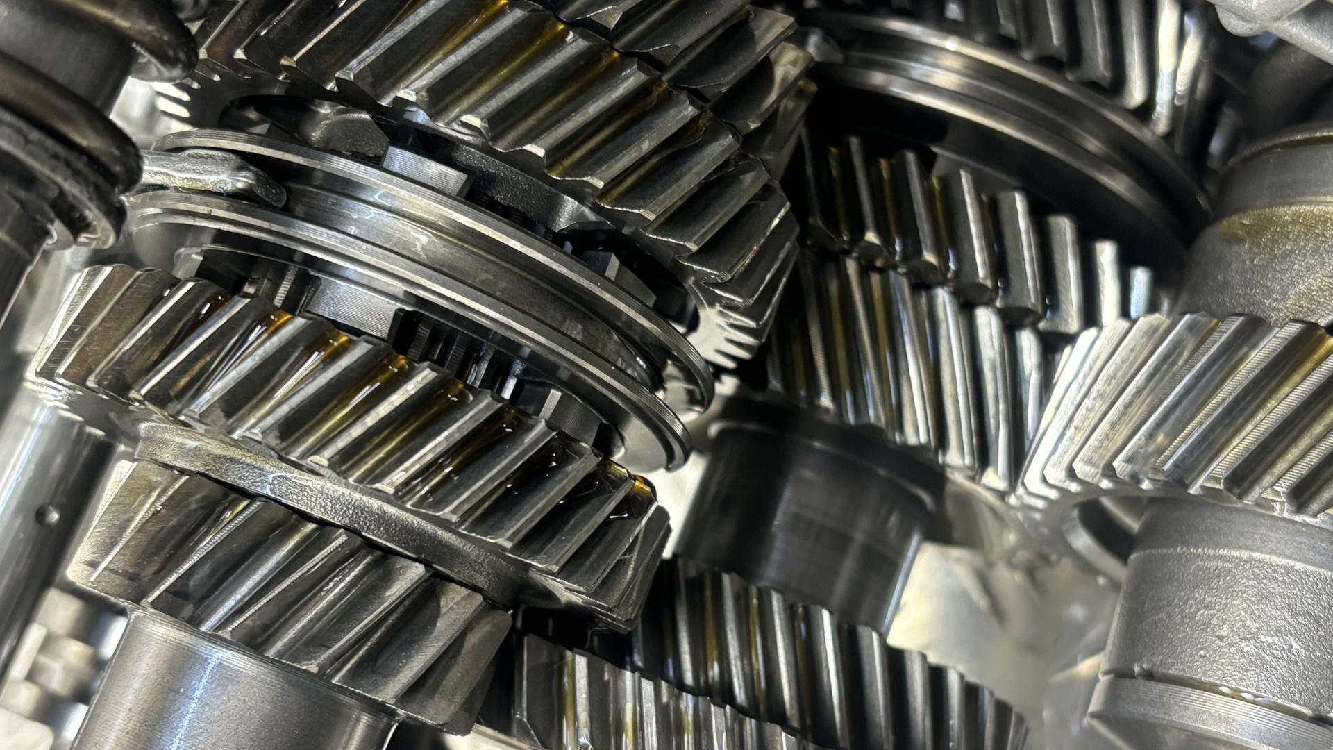 6-ступенчатая КПП серебристая 23008567243