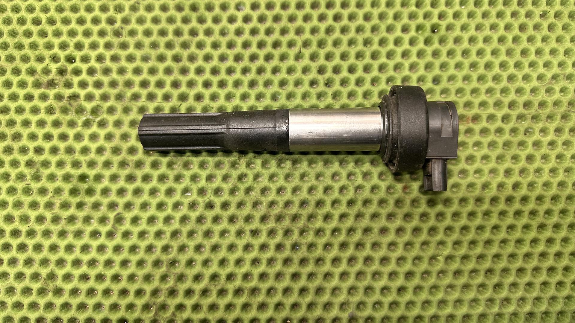 Наконечник катушки зажигания, черный 12138523968