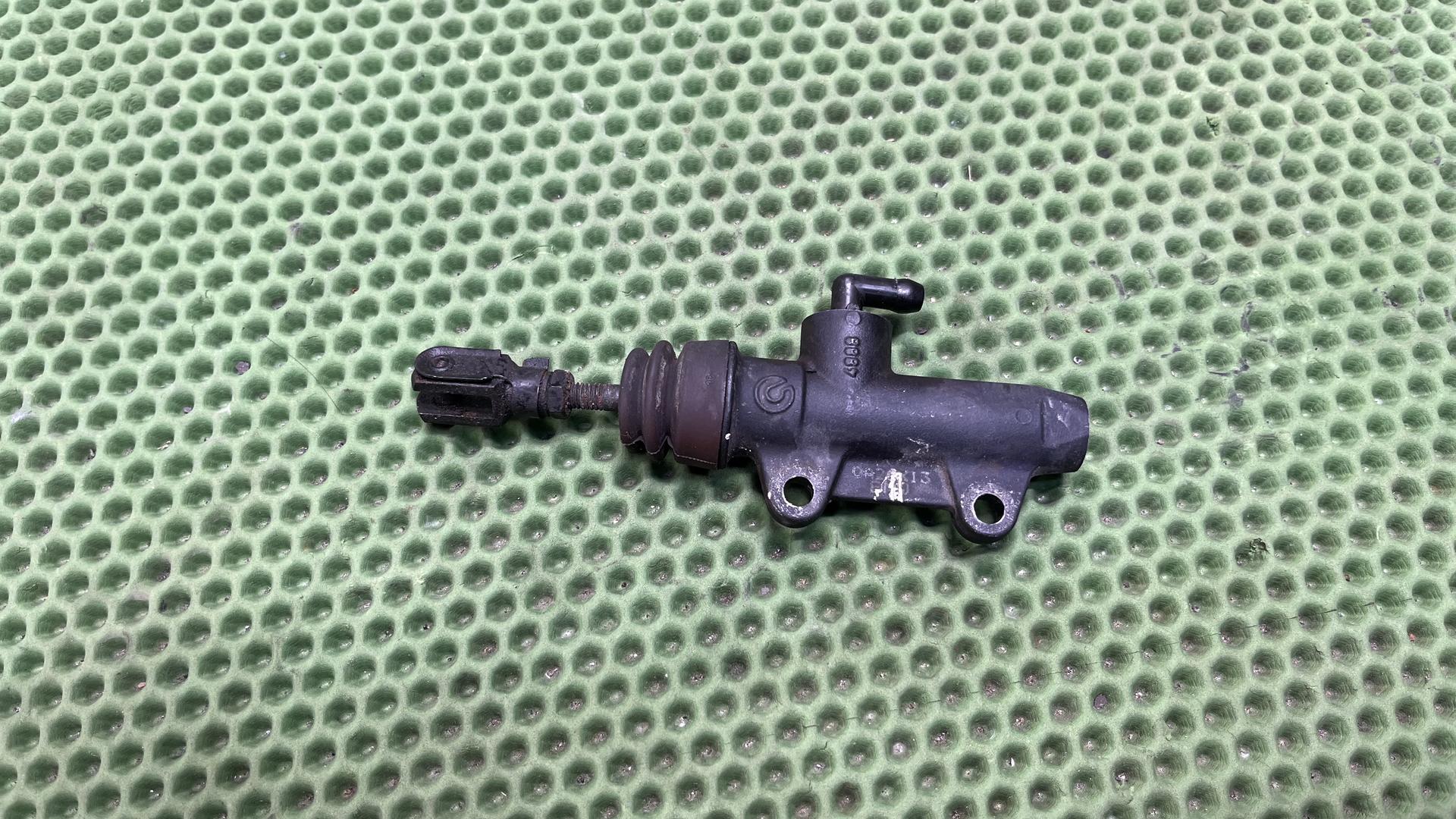 Главный тормозной цилиндр Зд 34217692190