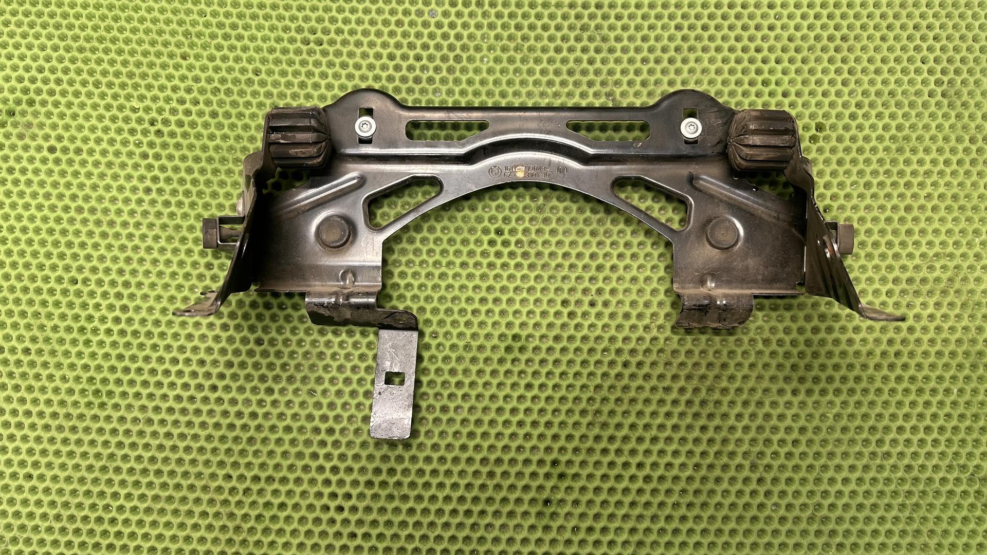 Кронштейн топливного бака K1300R 16117719043