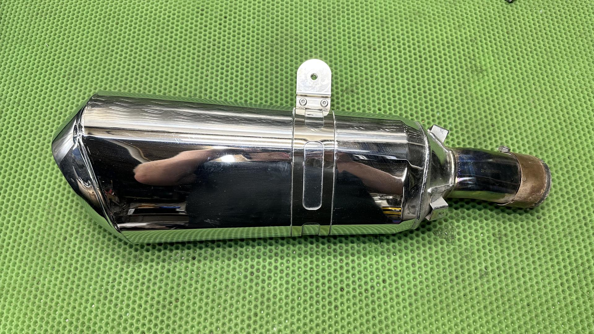 Глушитель хромированный R1250RT K52 18518559522