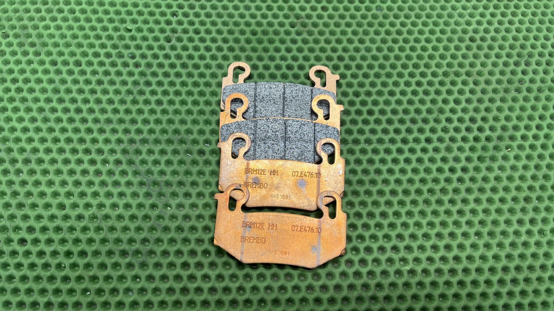 Тормозные колодки (к-т на 2 суппорта) R1300GS/GSA/RT/R/RS 34117108409