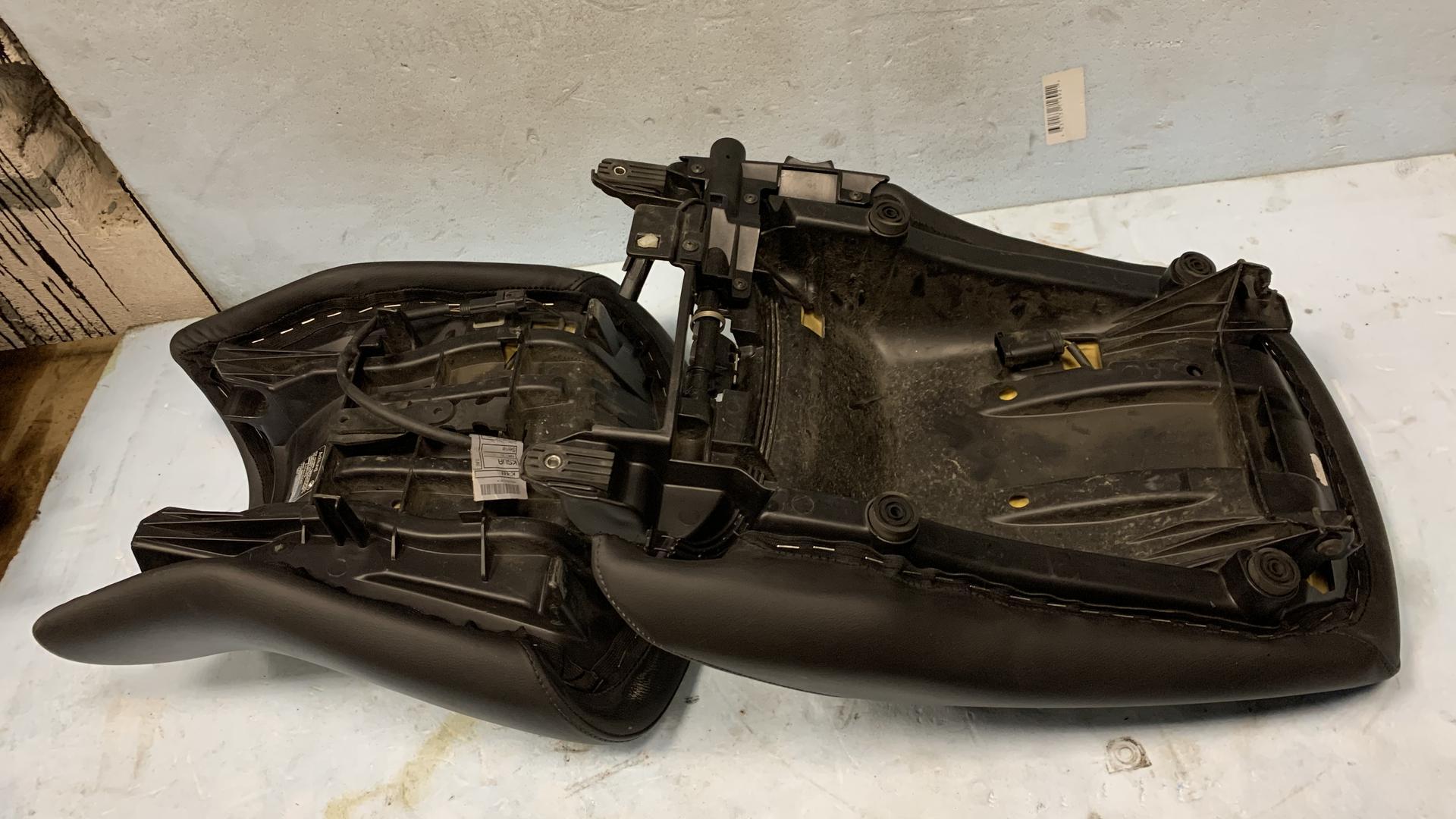 Сиденья K1600 с подогревом 