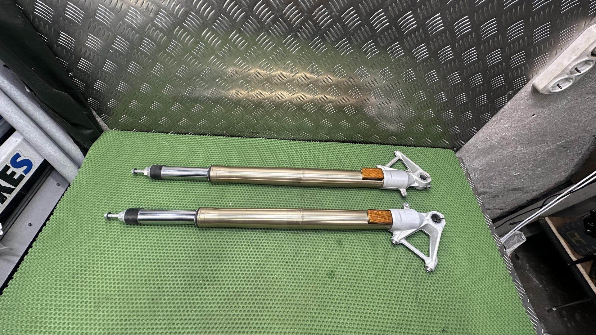 Вилка в сборе R1200/R1250GS K50, K51 золото 