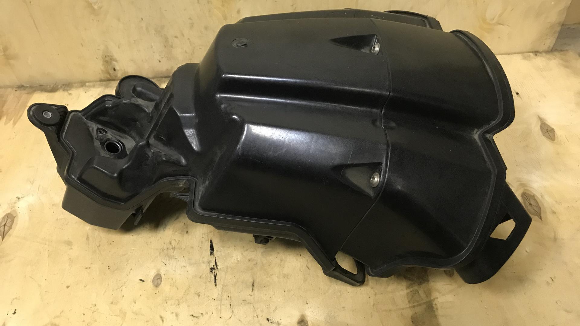 Глушитель шума всасывания воздуха 13717712315