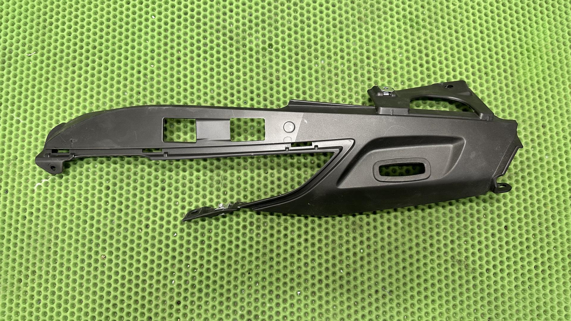 Накладка Л Зд 46637718507