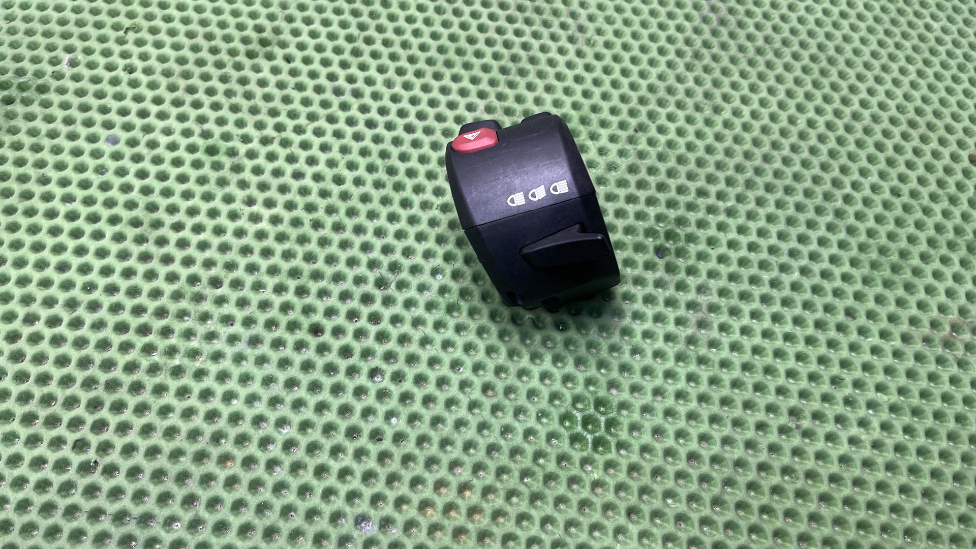 Комбинированный выключатель Л 61318394463