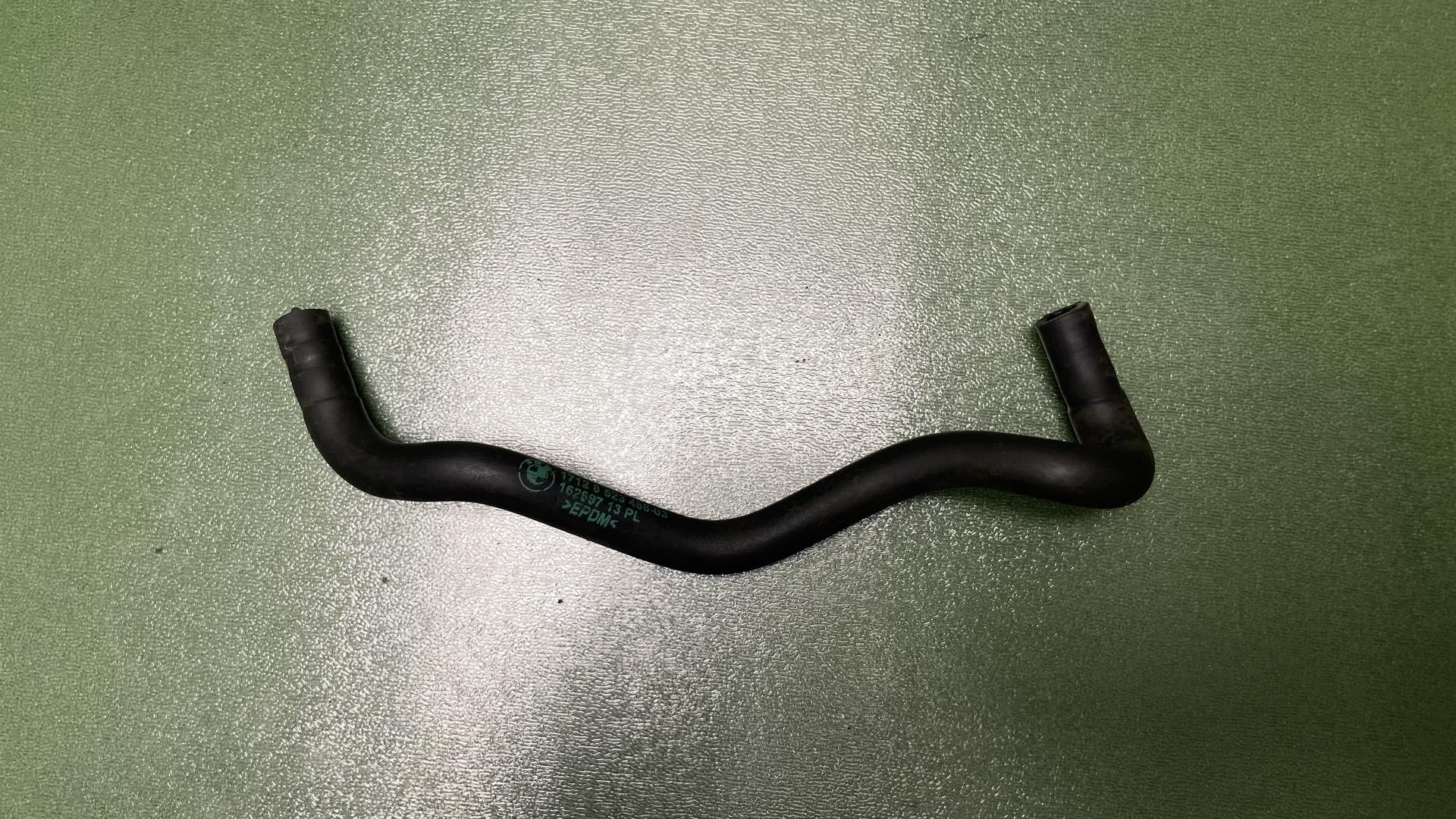 Перепускной шланг 17128523488