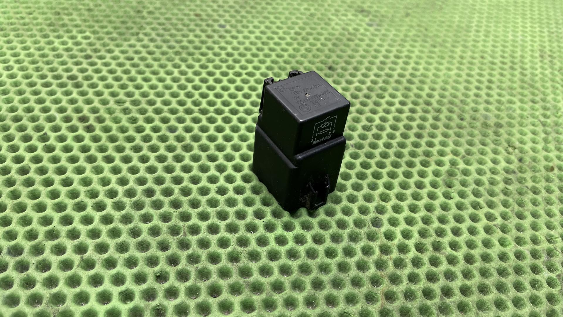 Реле 4-контактное 61369207913