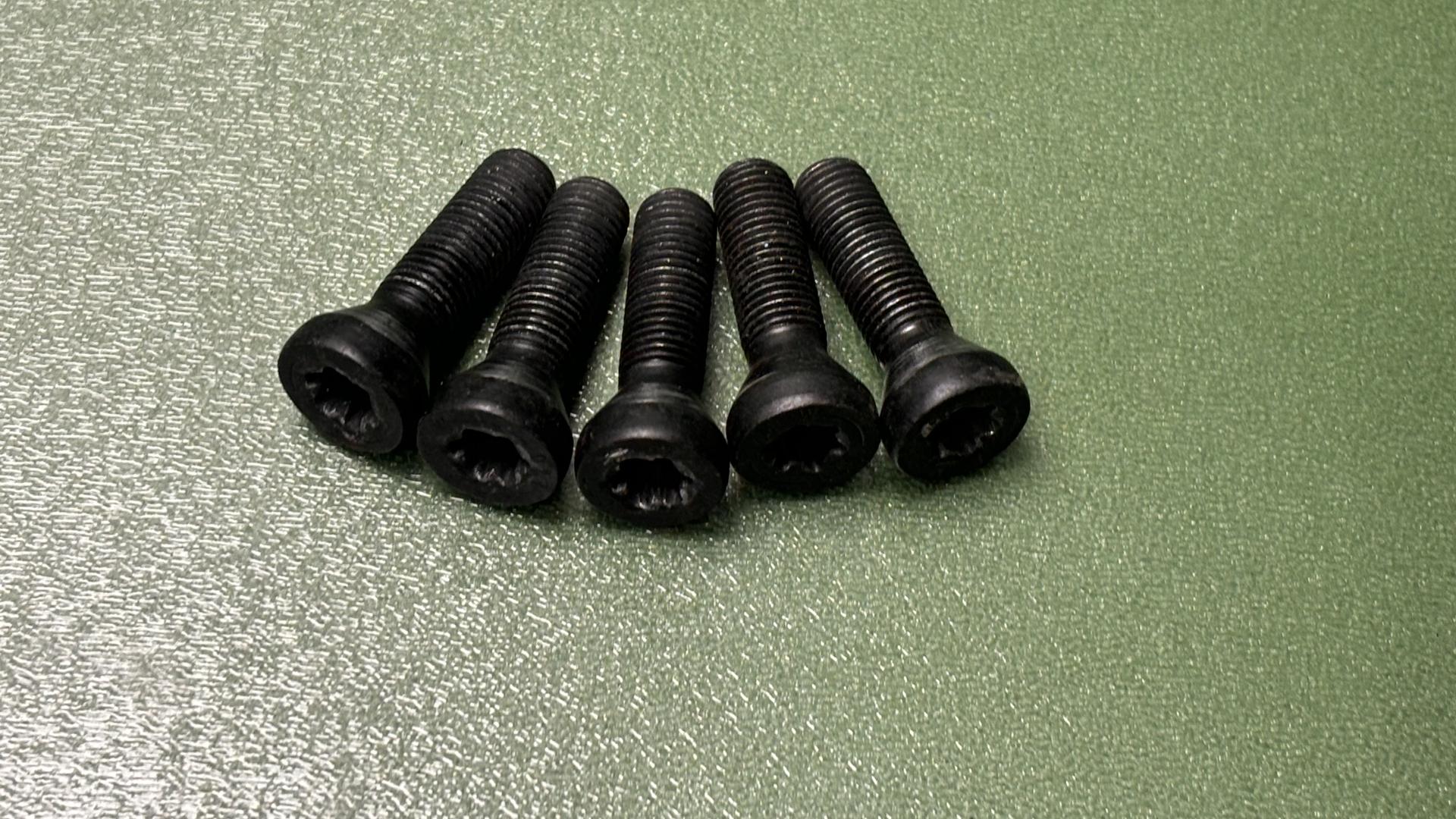 Колесный болт 36317673903