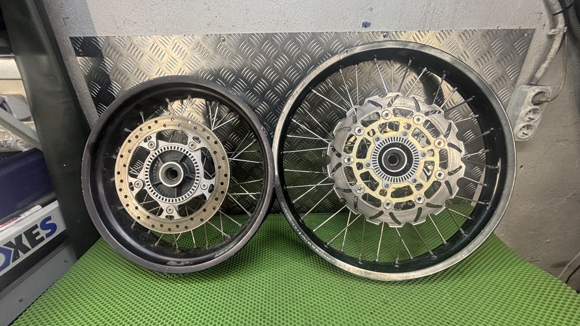 Комплект колес спицованных  черные K72/75 