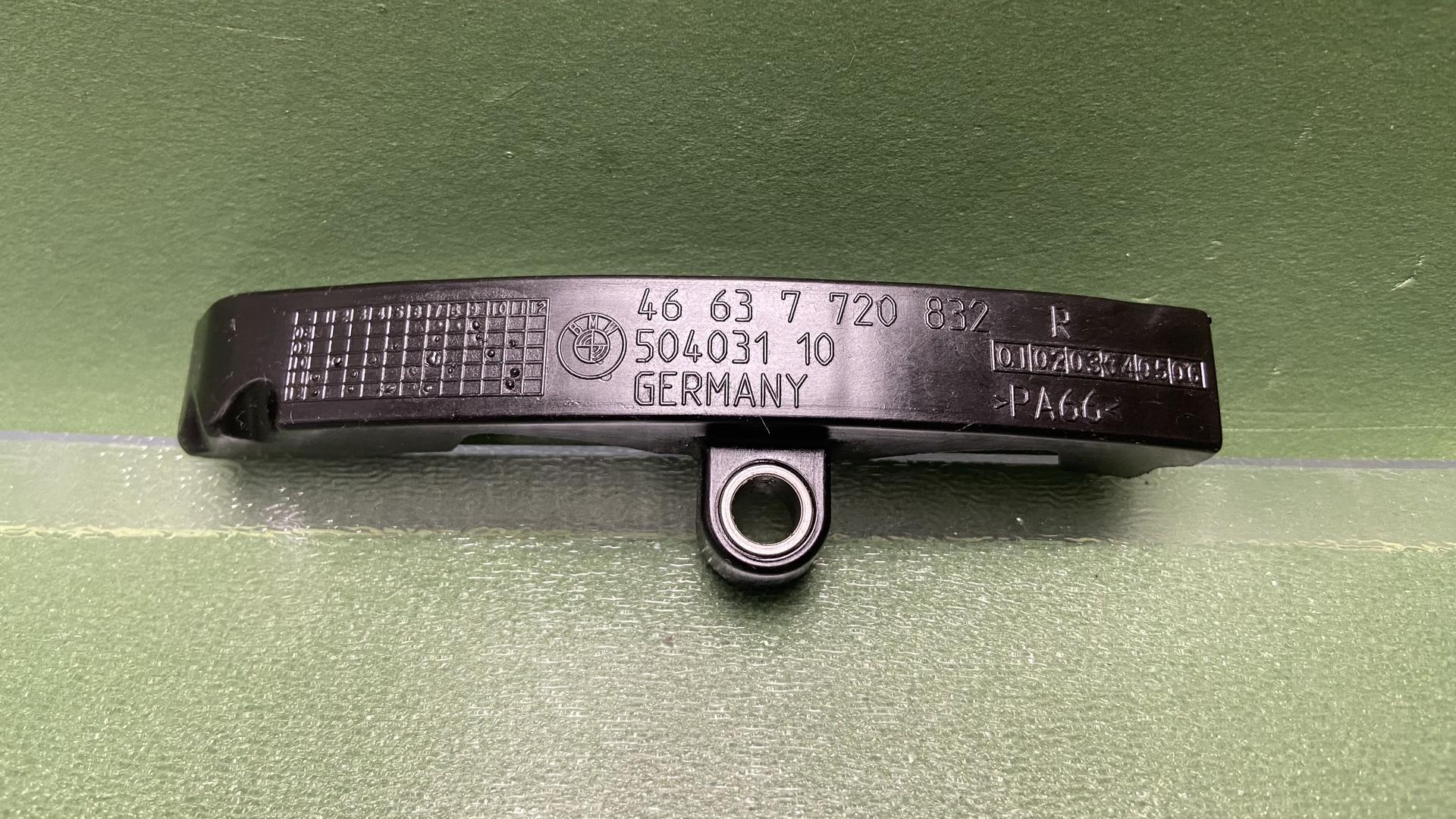 Опорный элемент ГБЦ левый 11337720831