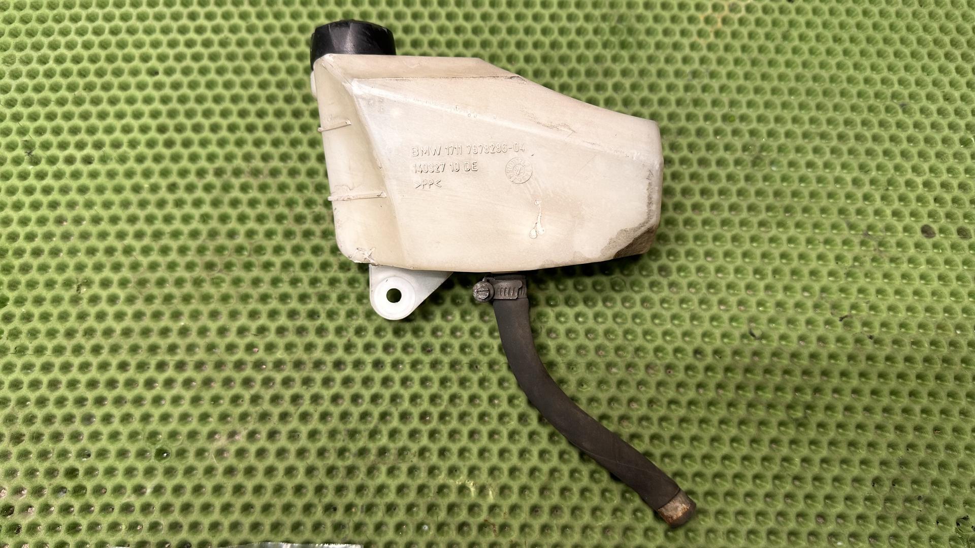 Расширительный бачок F800S/ST/R 17117678286