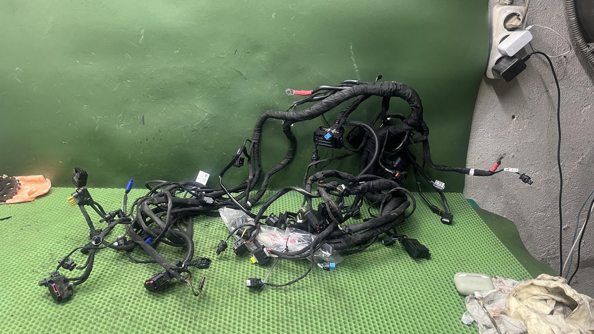 Жгут проводки кузова(R1300GS KA1) 61115b51120