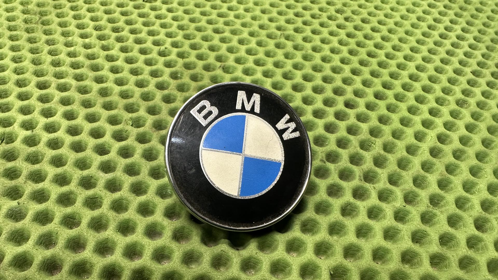 Эмблема в траверсу K1200/1300 R/S K40 K43 32717674675