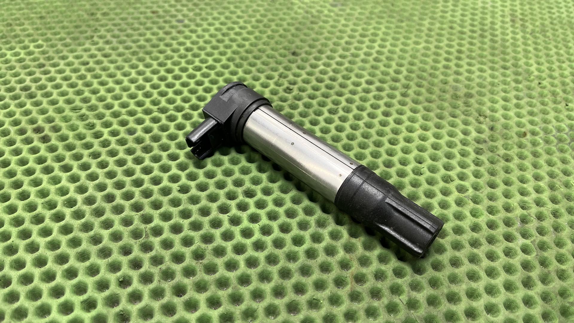 Катушка зажигания 12138560173