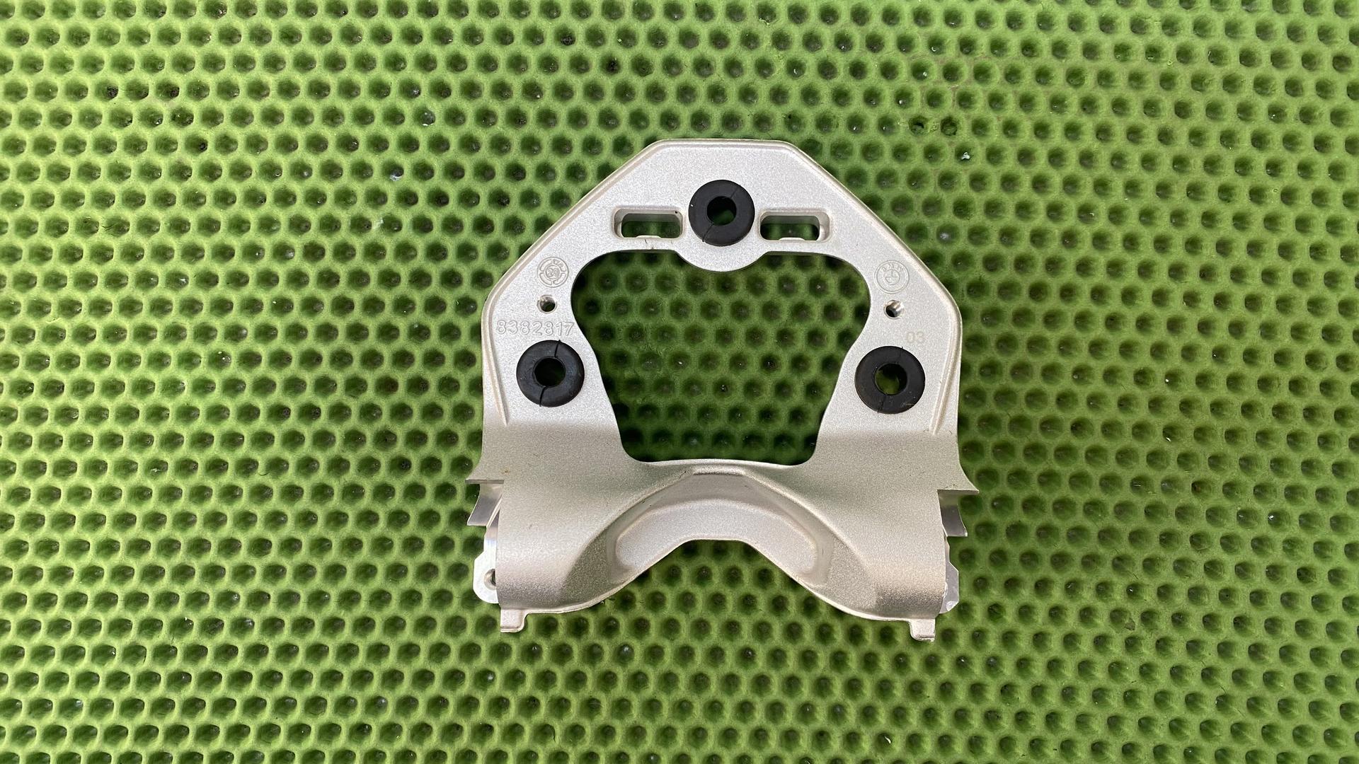 Кронштейн комбинации приборов 46638382817