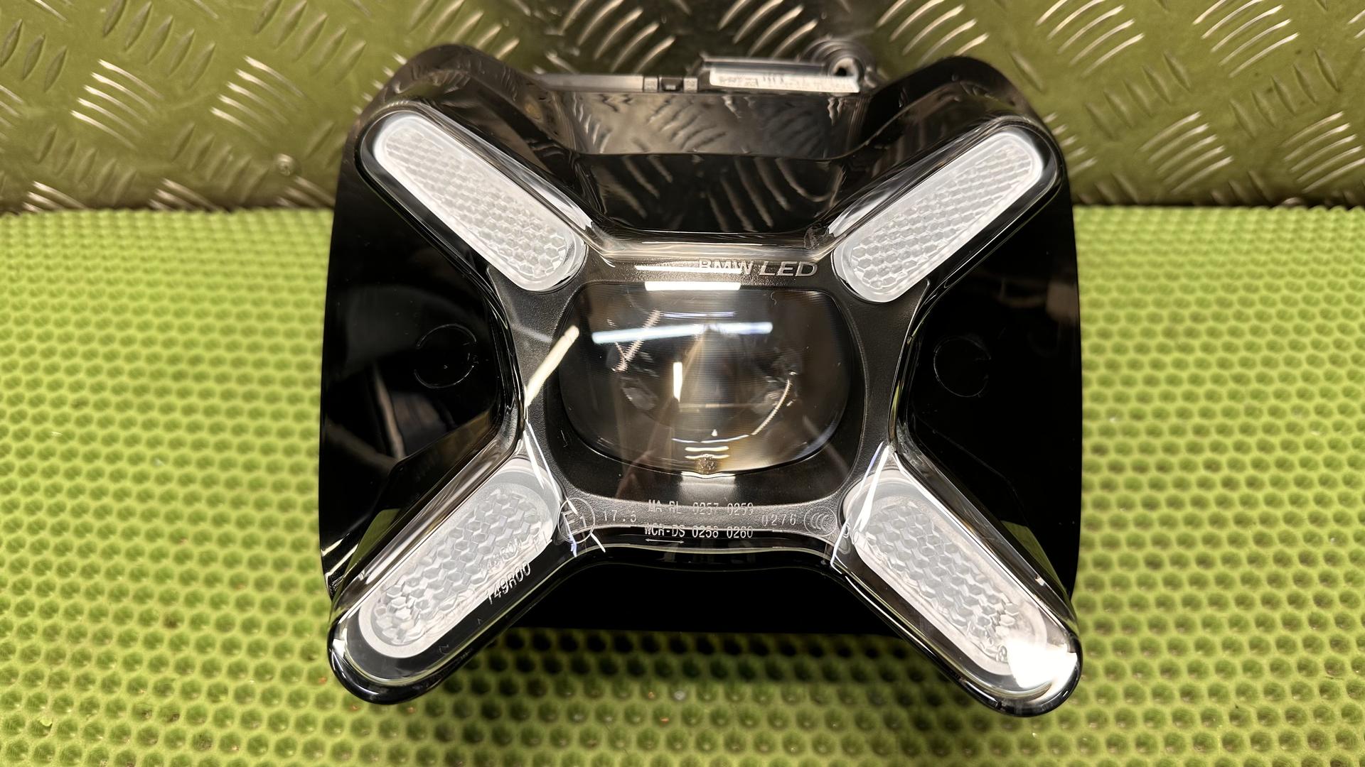 Светодиодная фара (Deluxe Headlight) 63128557281