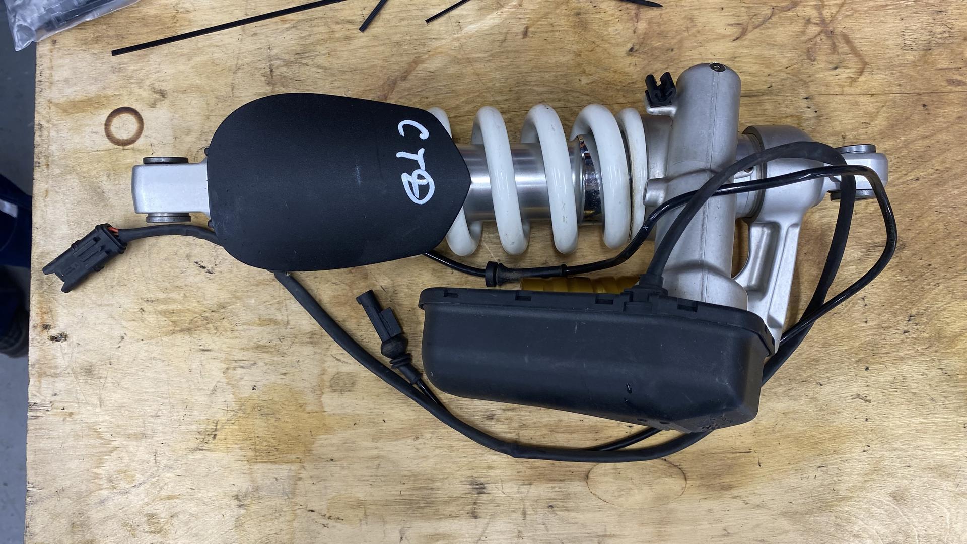 Амортизационная стойка Зд ESA 33548563285