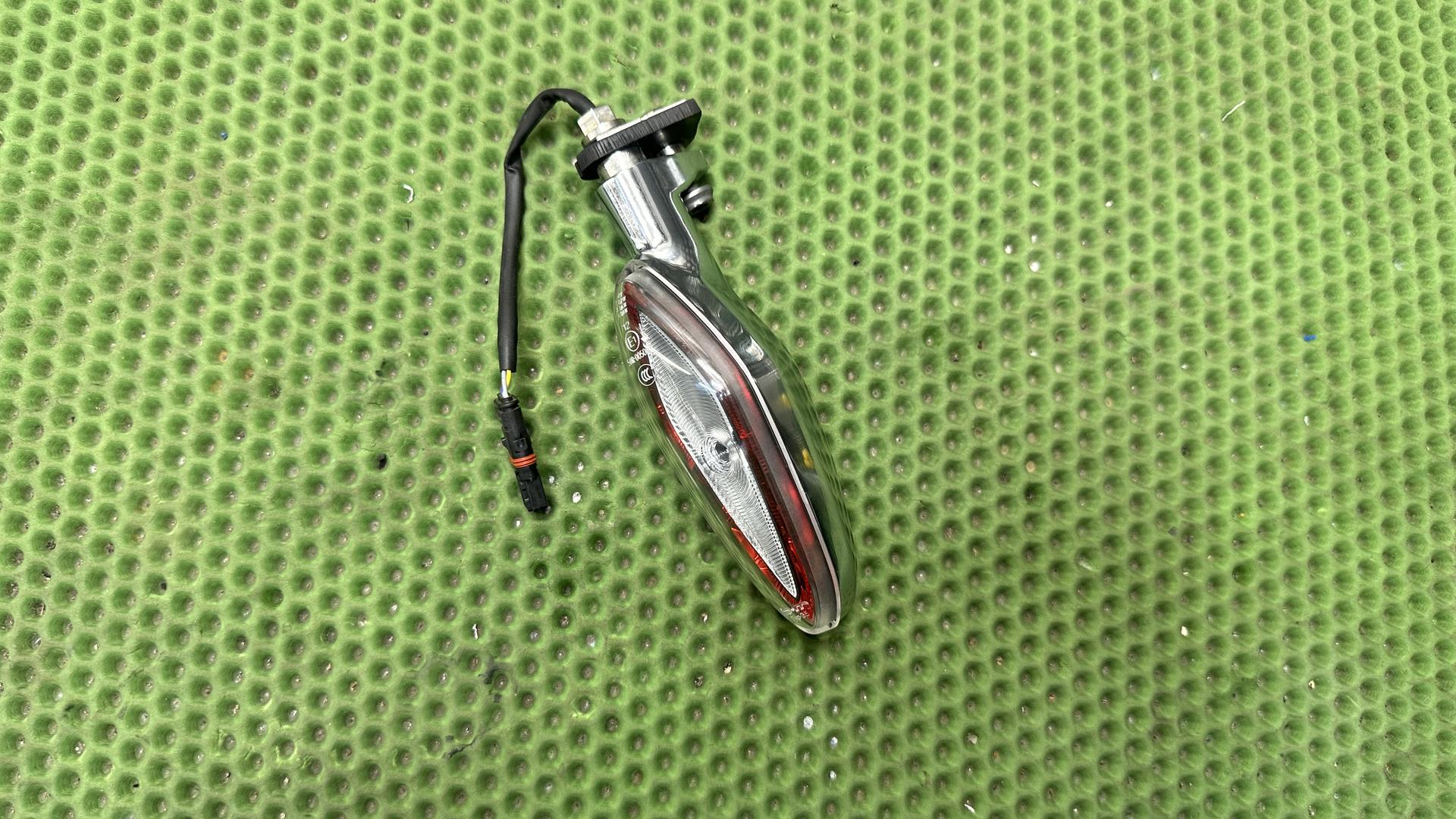 Поворотник задний правый (ECE) R18 63239898708