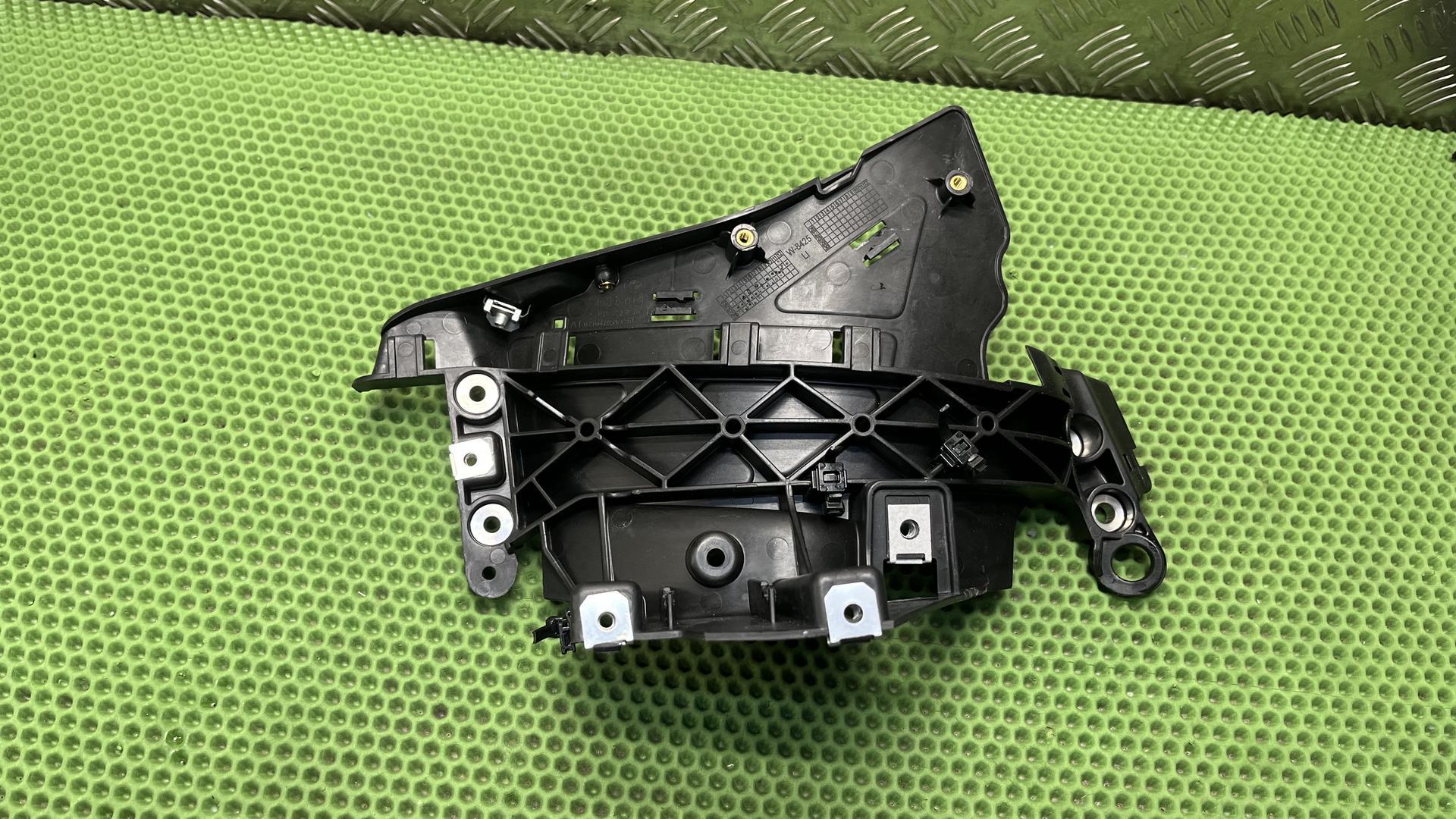 Передний кронштейн левый R1300GS/GSA KA1-2 46631541491