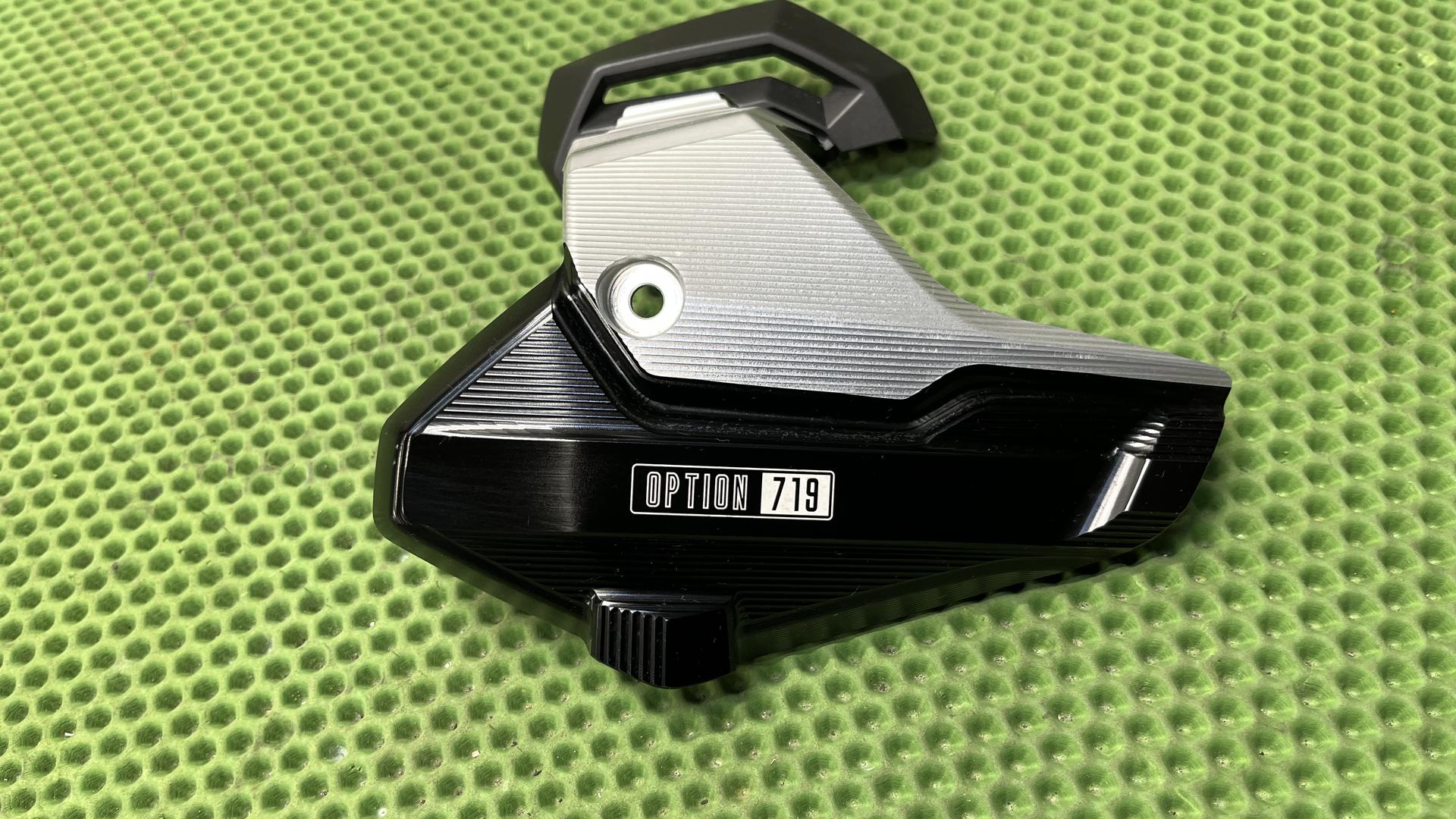 Кожух катушек зажигания фрезеров. справа 11128405504