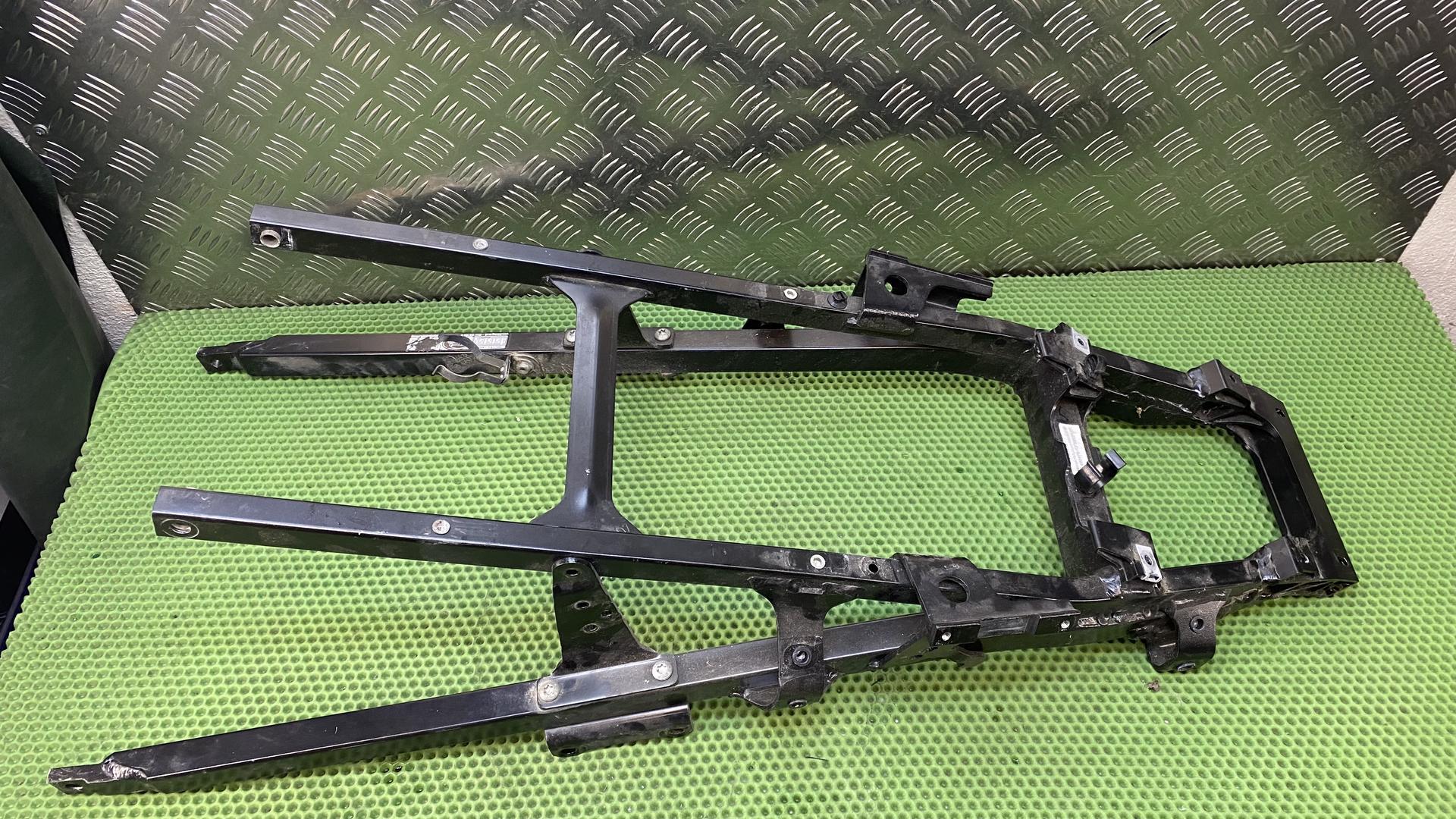 Сиденье водителя 52537712118