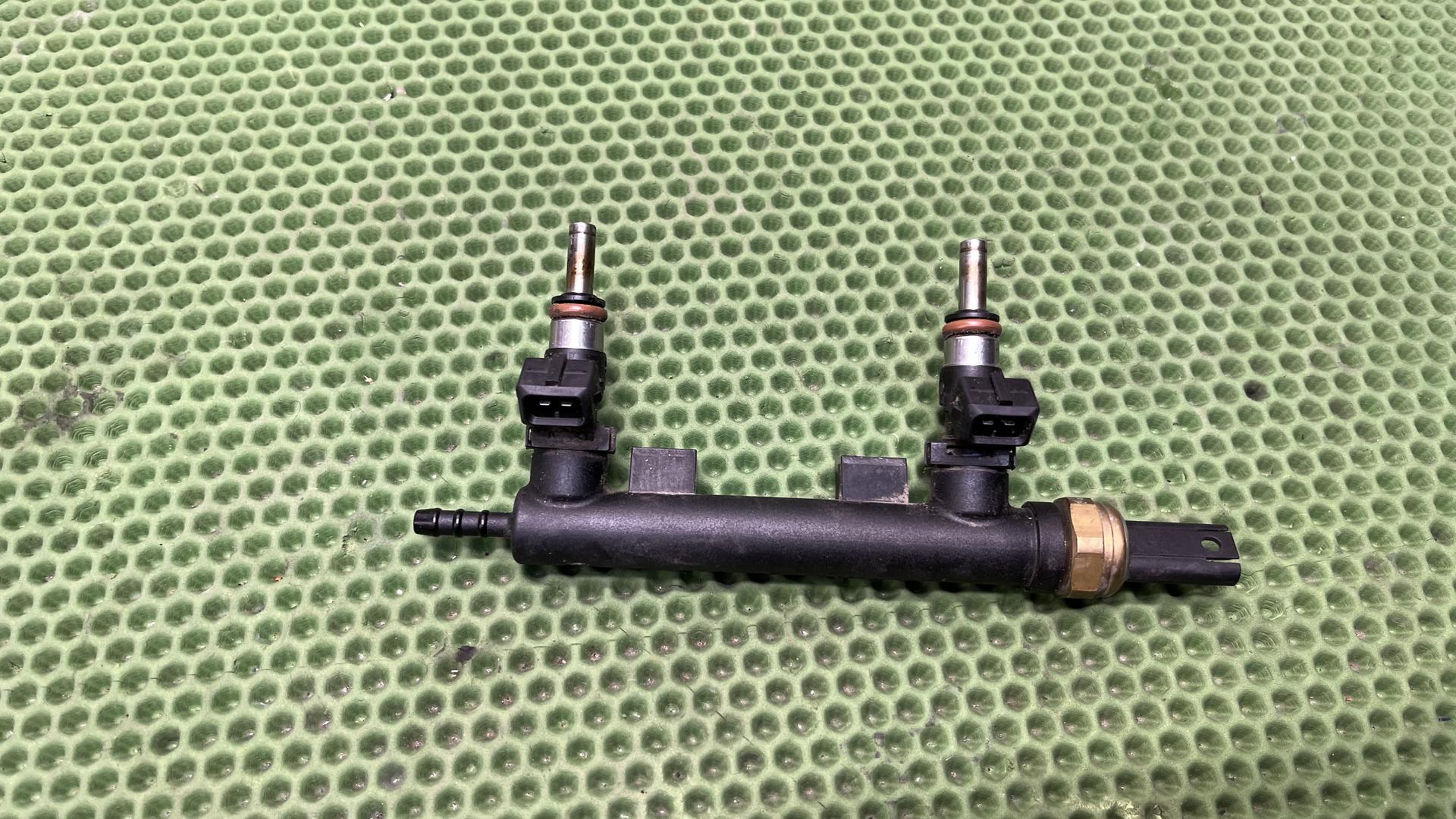 Топливная рампа F700/800 рест. K70-75 13548555682