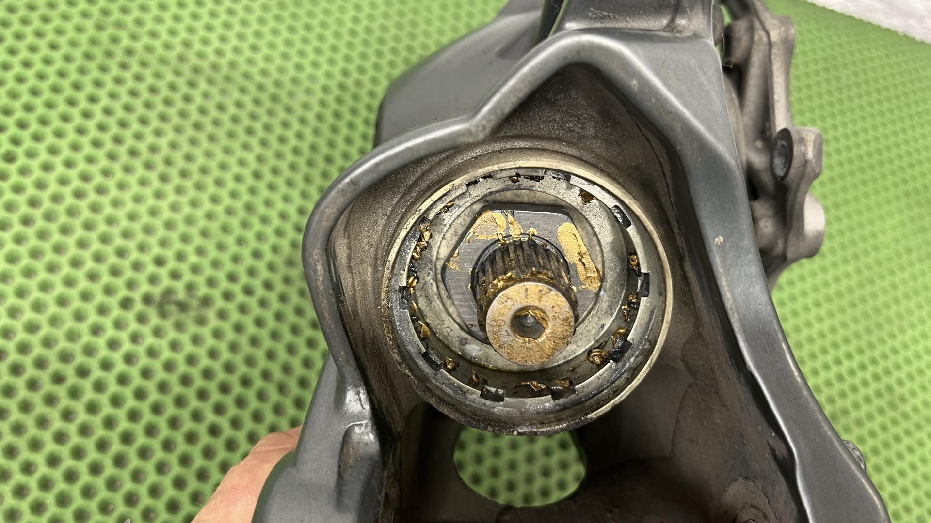 Угловой редуктор asphalt-grau 34:13 33118536203