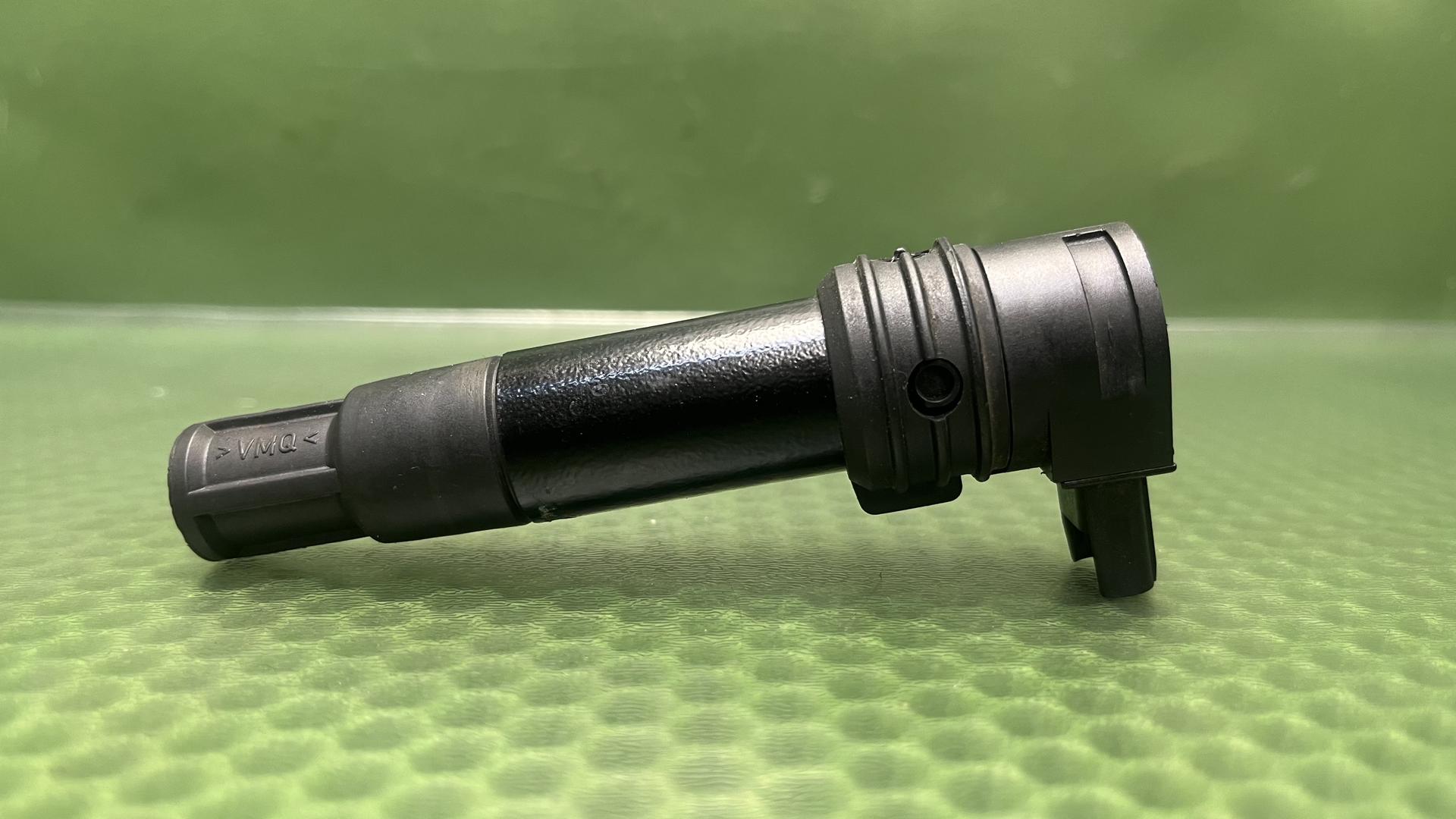 Катушка зажигания 12137715853