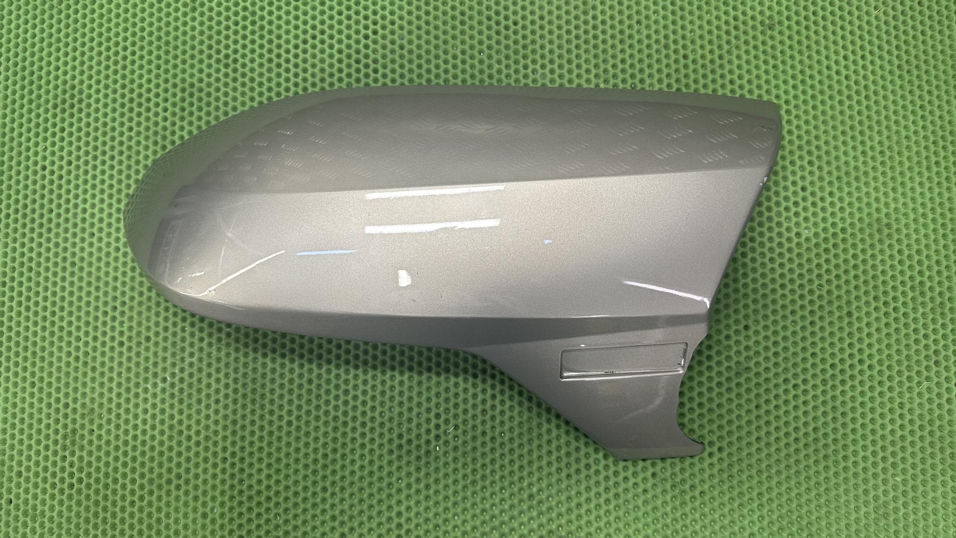 Накладка крышки кофра левая 46547709497