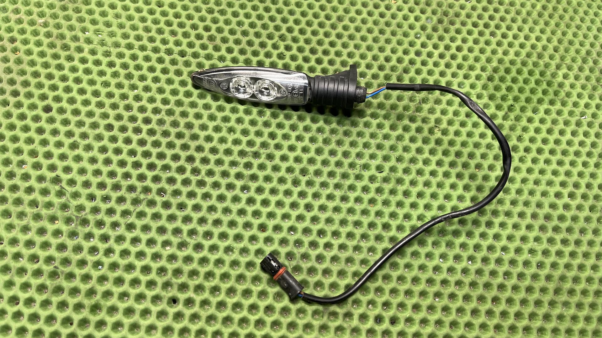 Светодиодный указатель поворота 63138522499