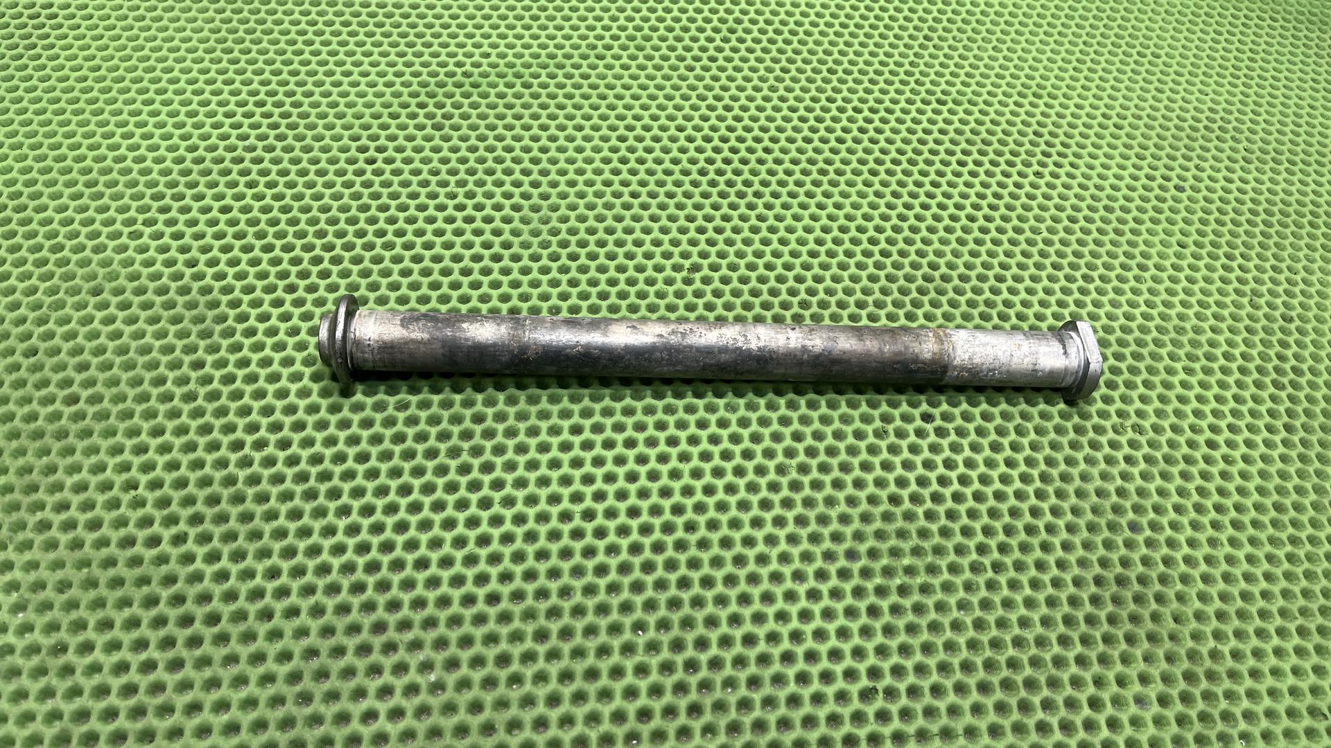 Ось качающегося рычага 33358389086