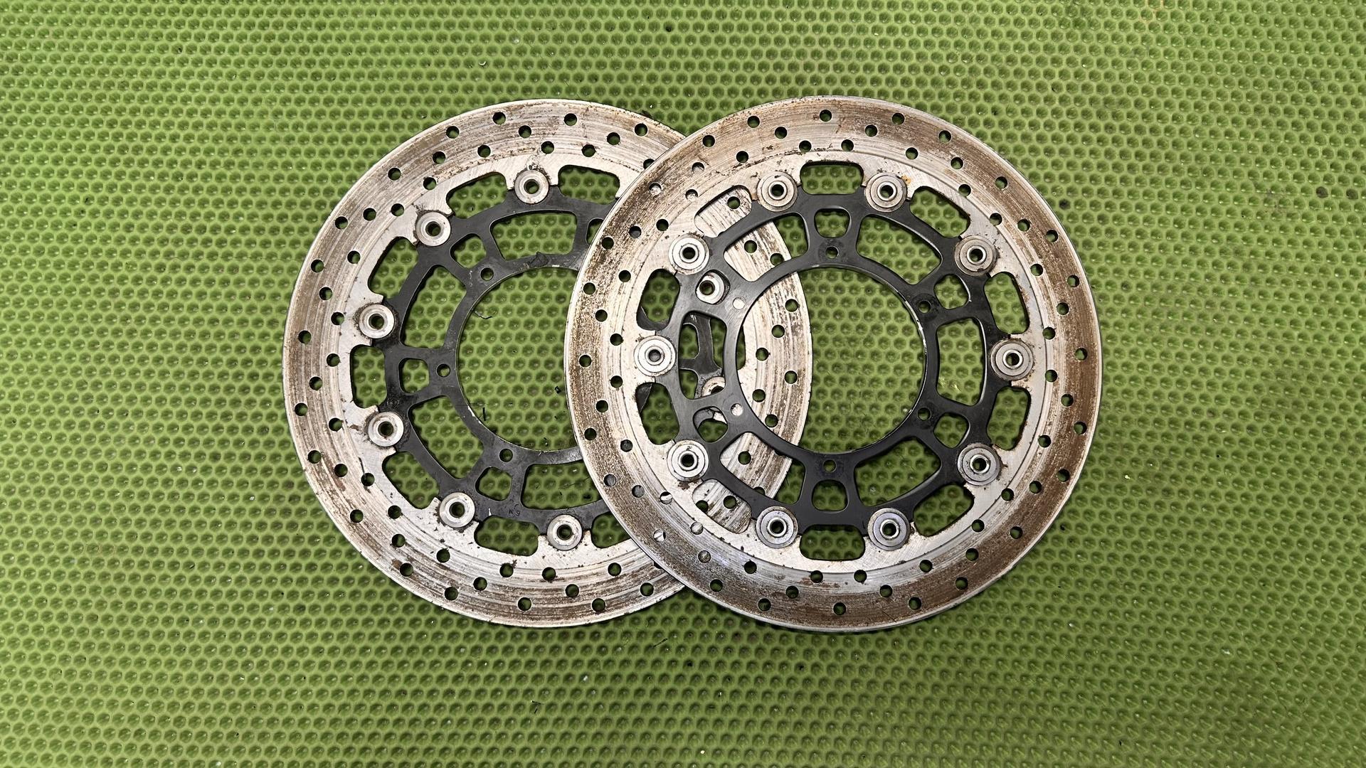 Тормозные диски передние D=300-5,00MM 34117713131