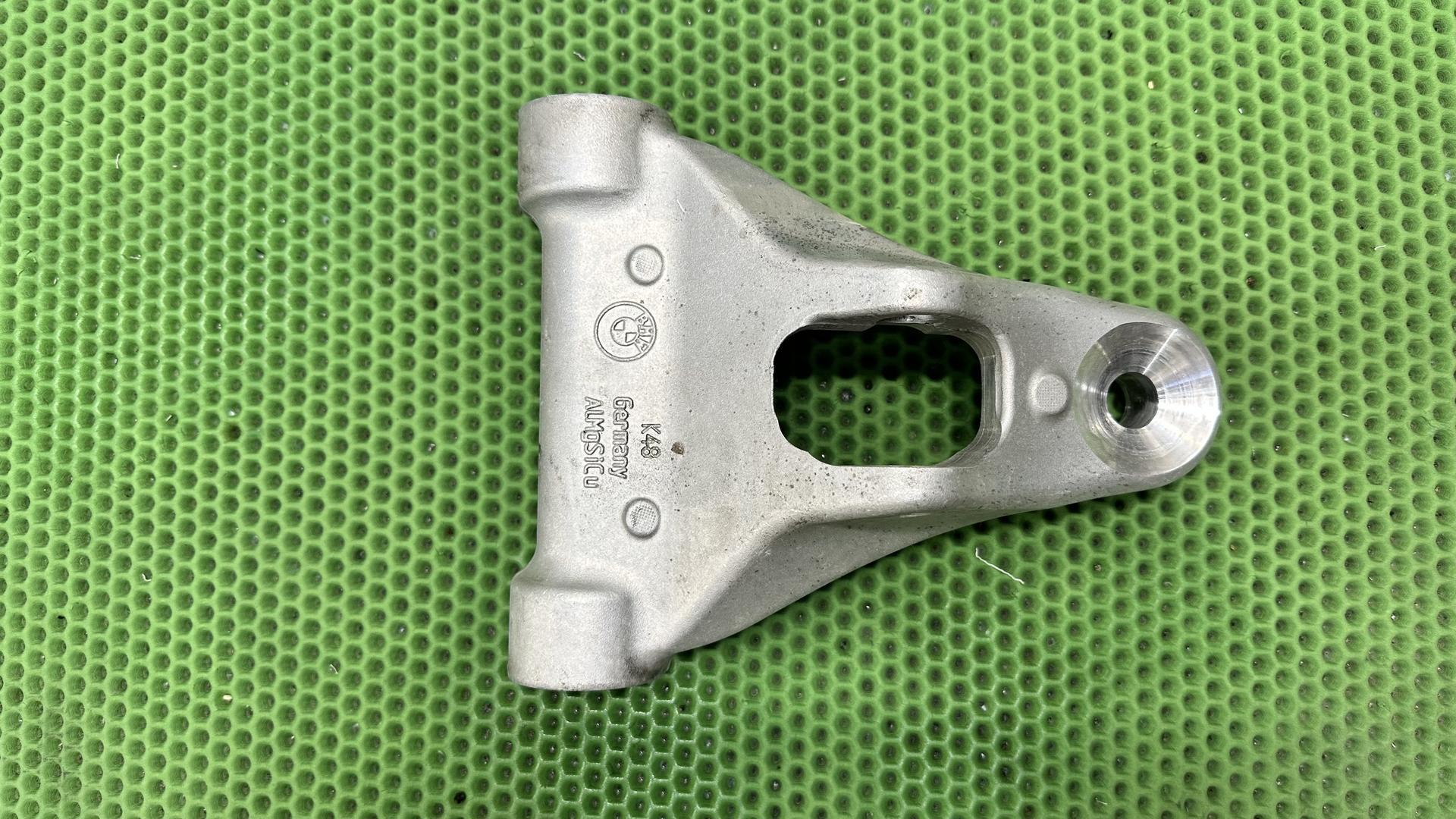 Нижний рычаг пер. подвески K1300R/S K40/43 31447714625