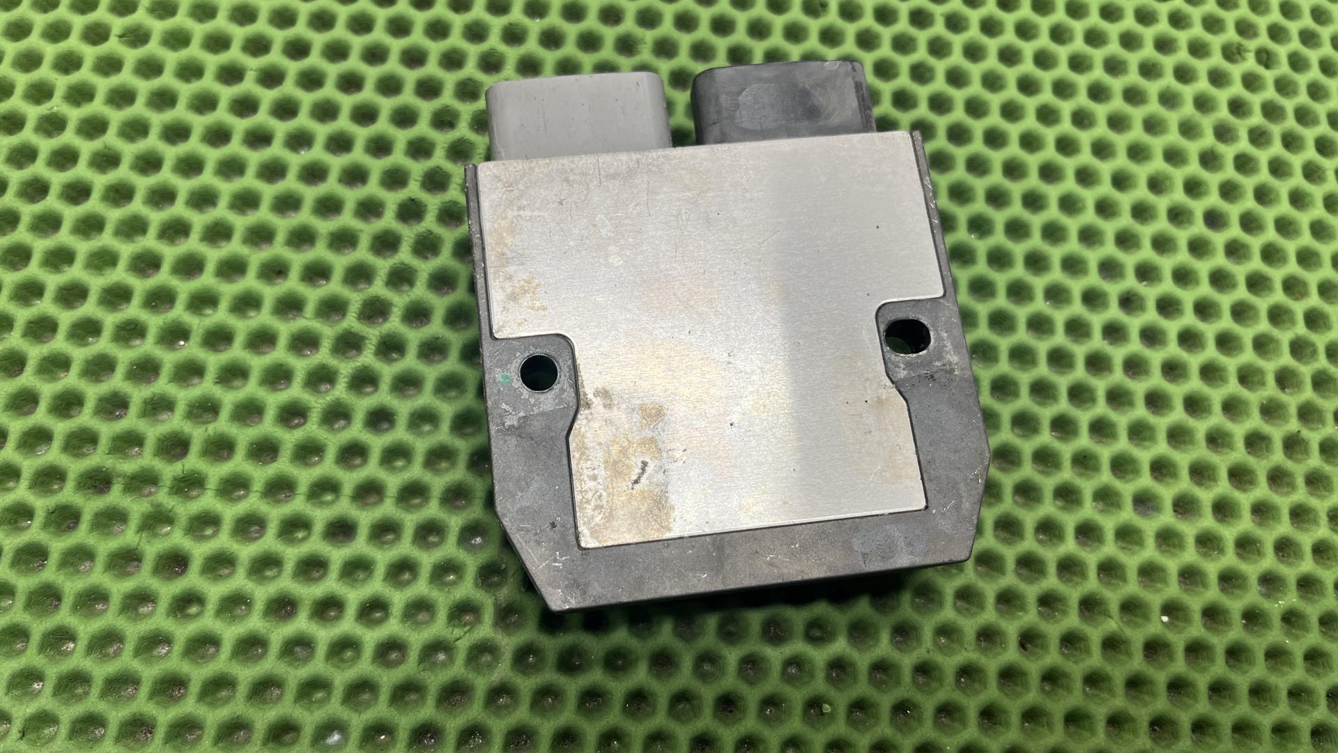 Регулятор напряжения 12318523367