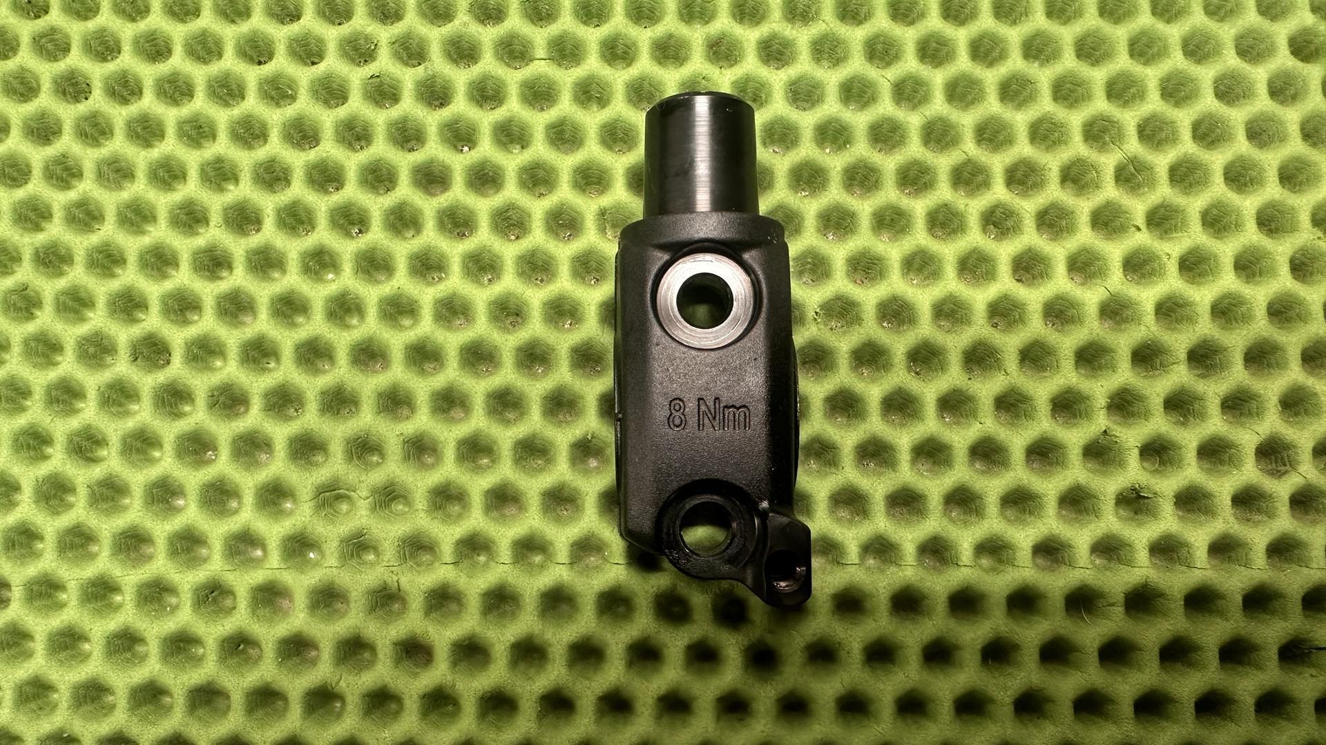 Хомут зеркала тормозной машинки (с SOS) R1300GS/GSA/RT KA1-3 32721659418