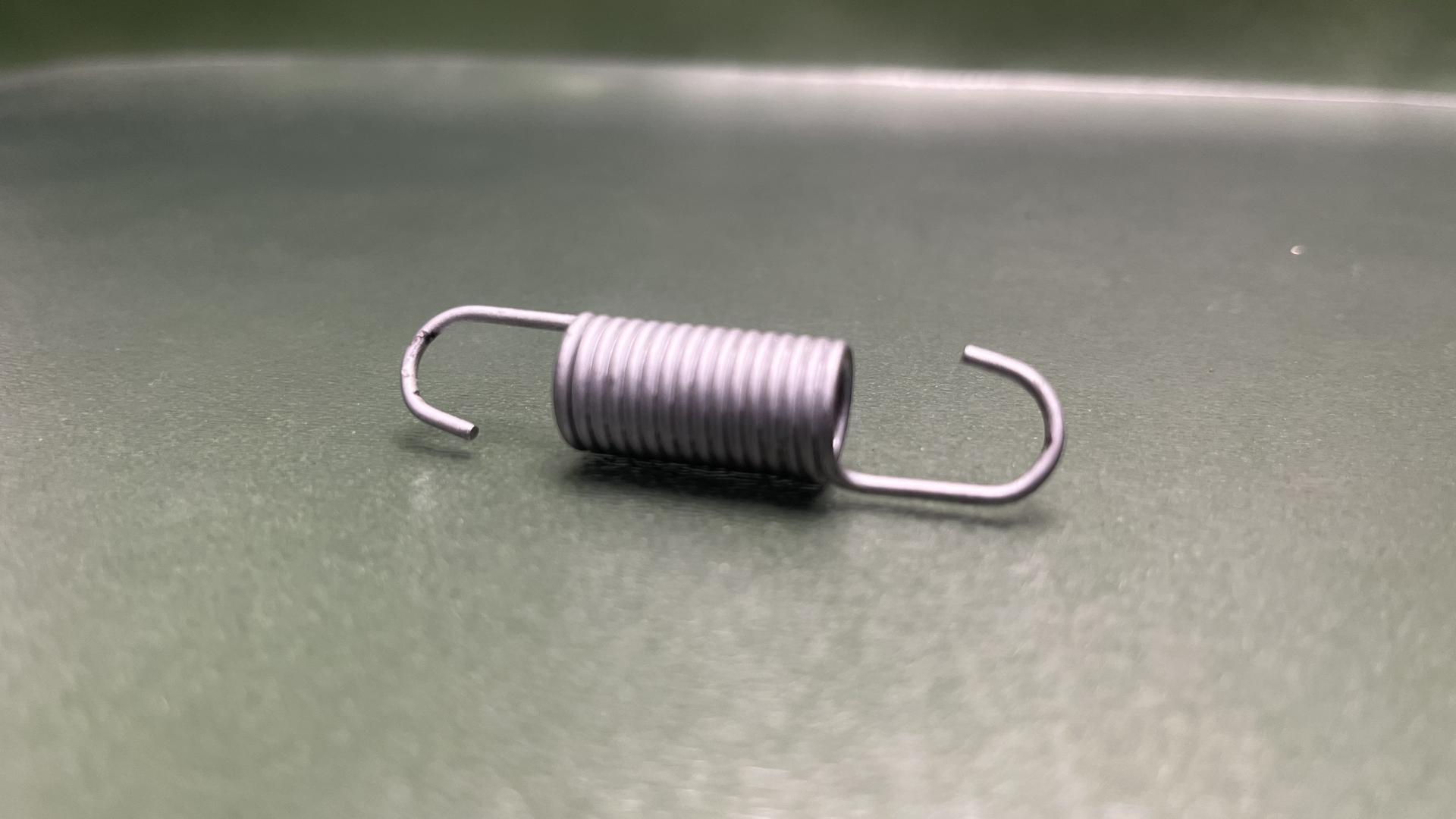 Пружина педали тормоза 65mm 46718394261