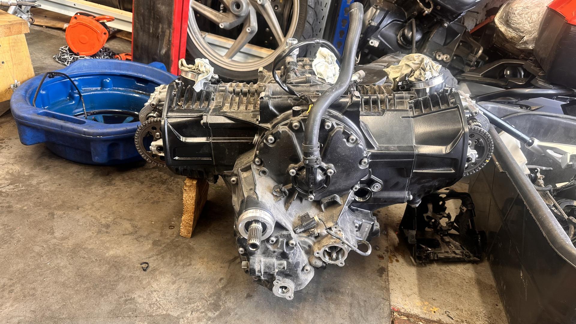 Двигатель Schwarz R1250 GS/GSA/RT/R/RS 11008404185