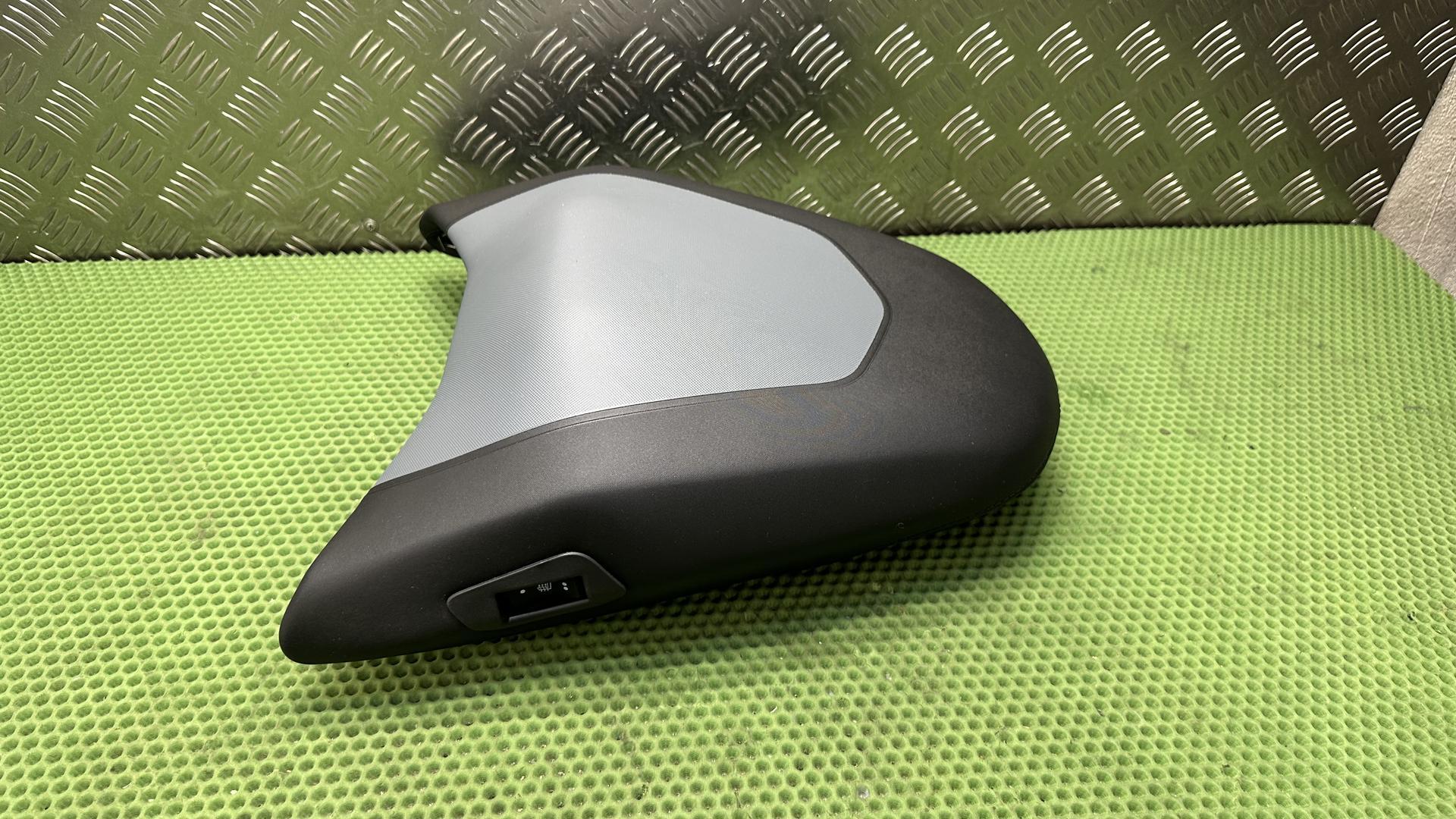 Сиденье пассажира Komfort с подогревом 52531541511