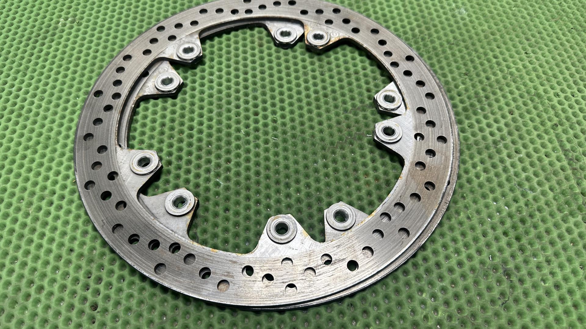 Тормозной диск с заклепками 34118526566