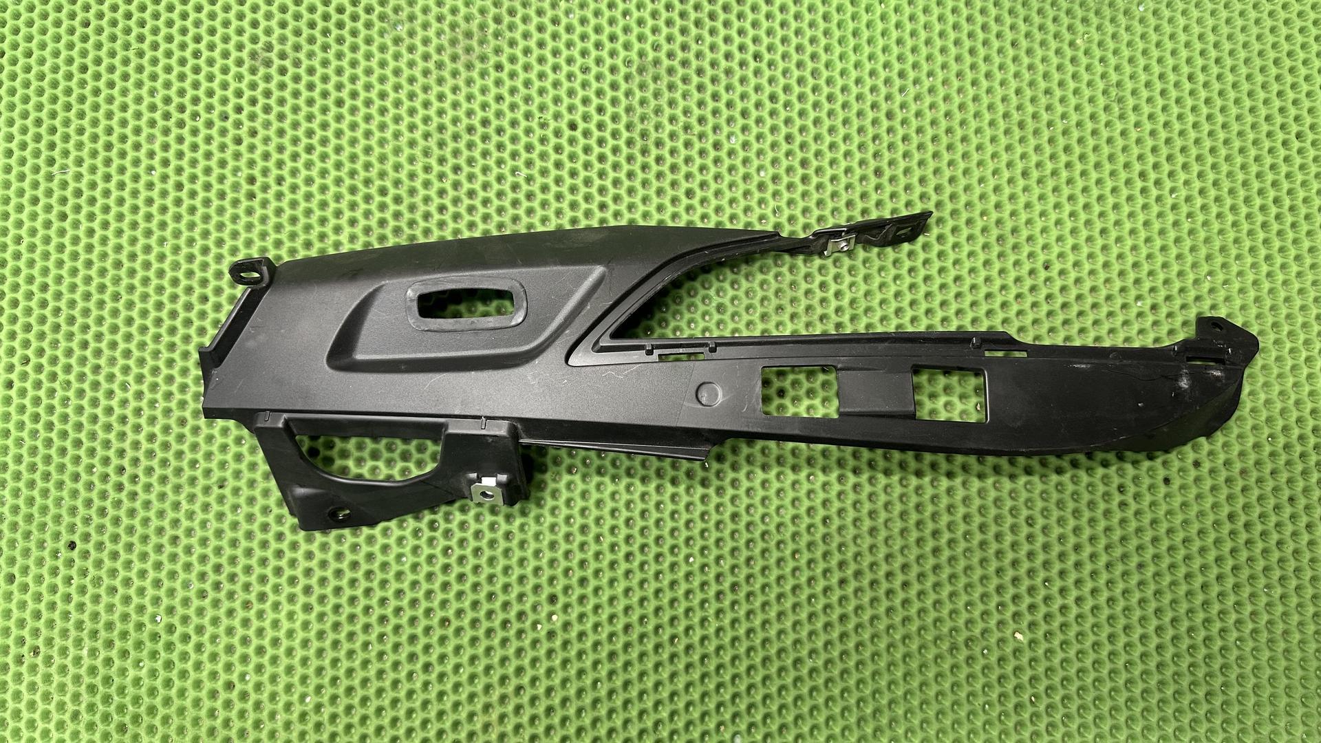 Накладка Л Зд 46637718507