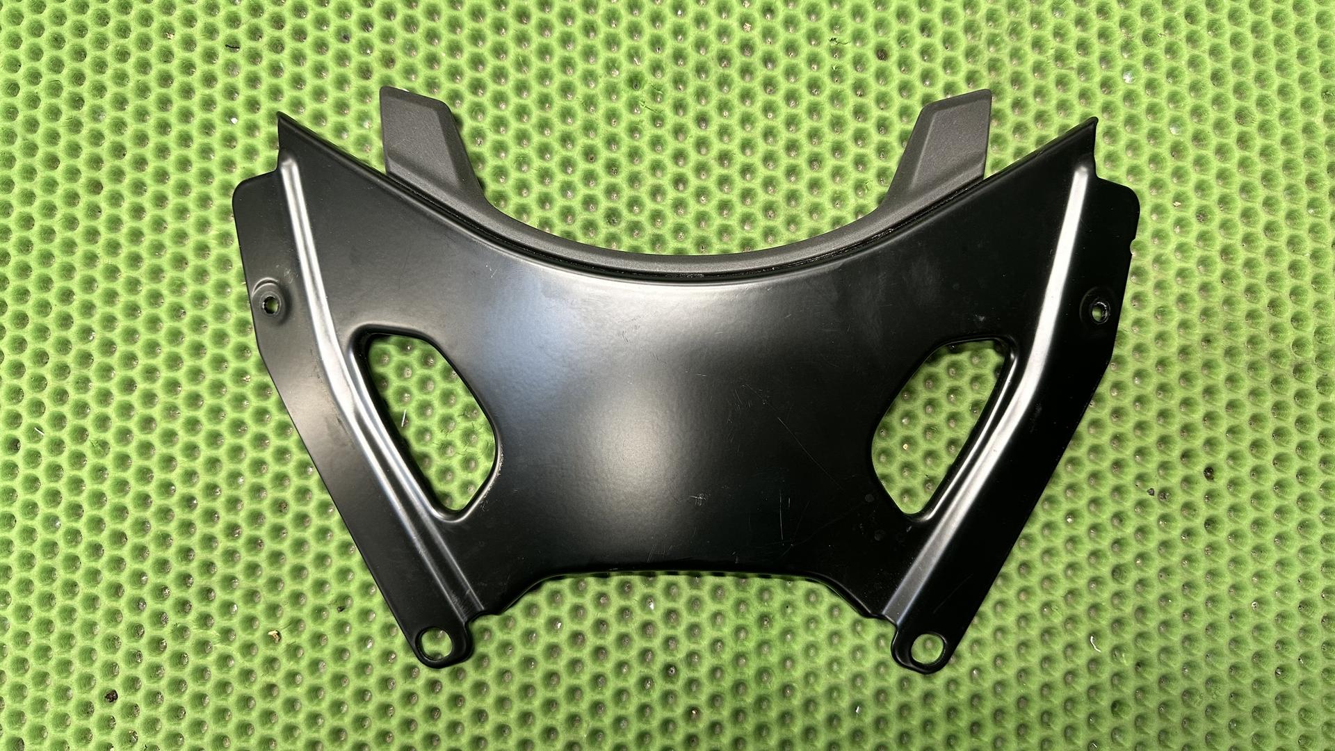 Поперечный усилитель ветрозащ.щитка 46637710393