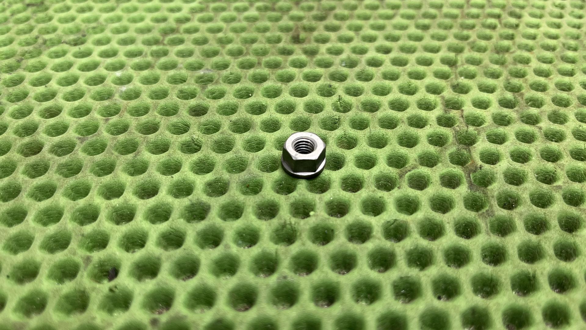 Гайка шестигранная с шайбой M6 