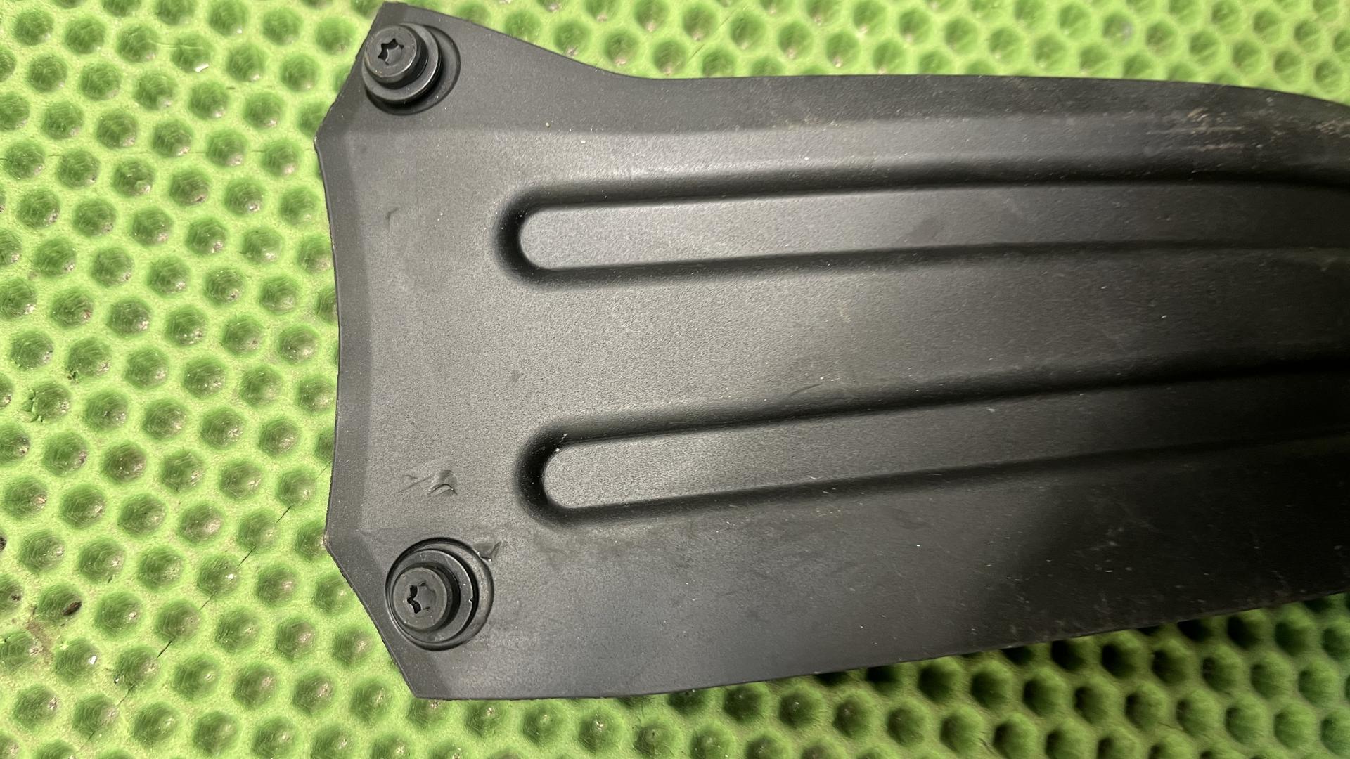 Брызговик заднего амортизатора R1300GS/GSA KA1-2 33547915090