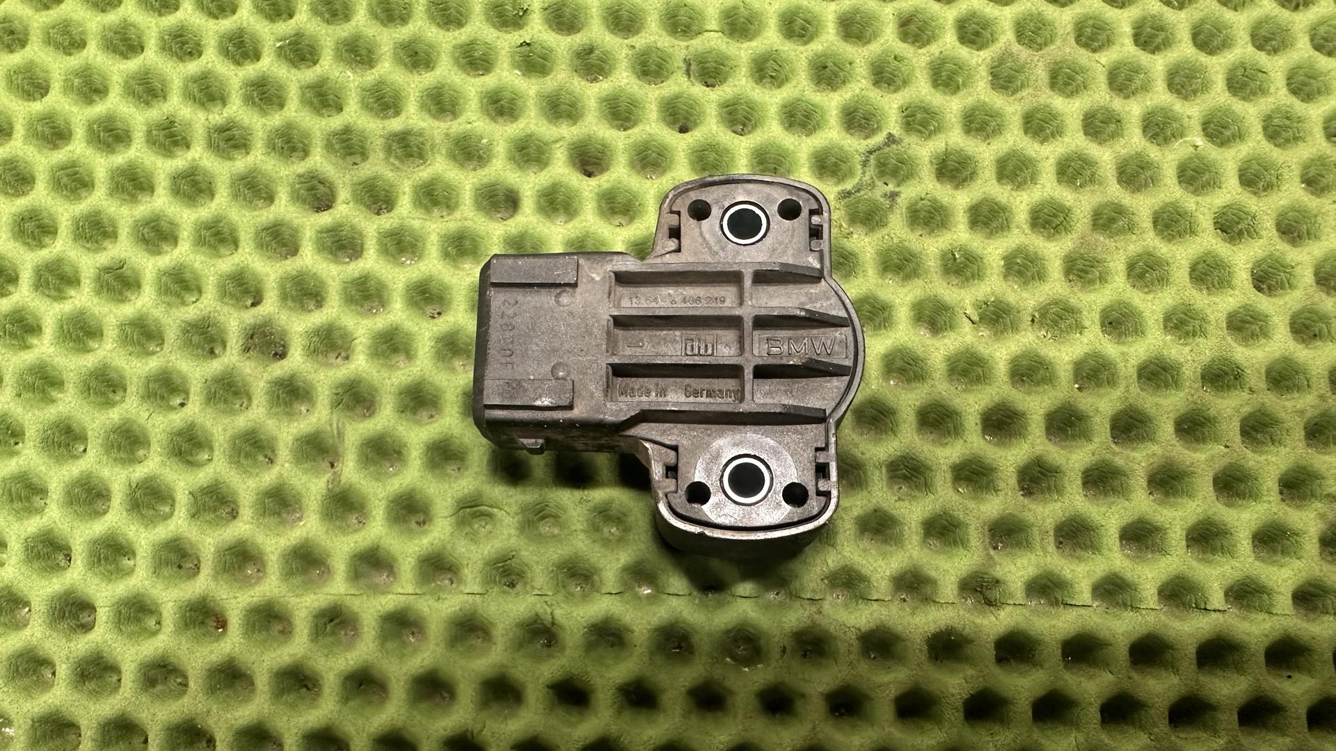 Датчик положения дроссельной заслонки 13631726591