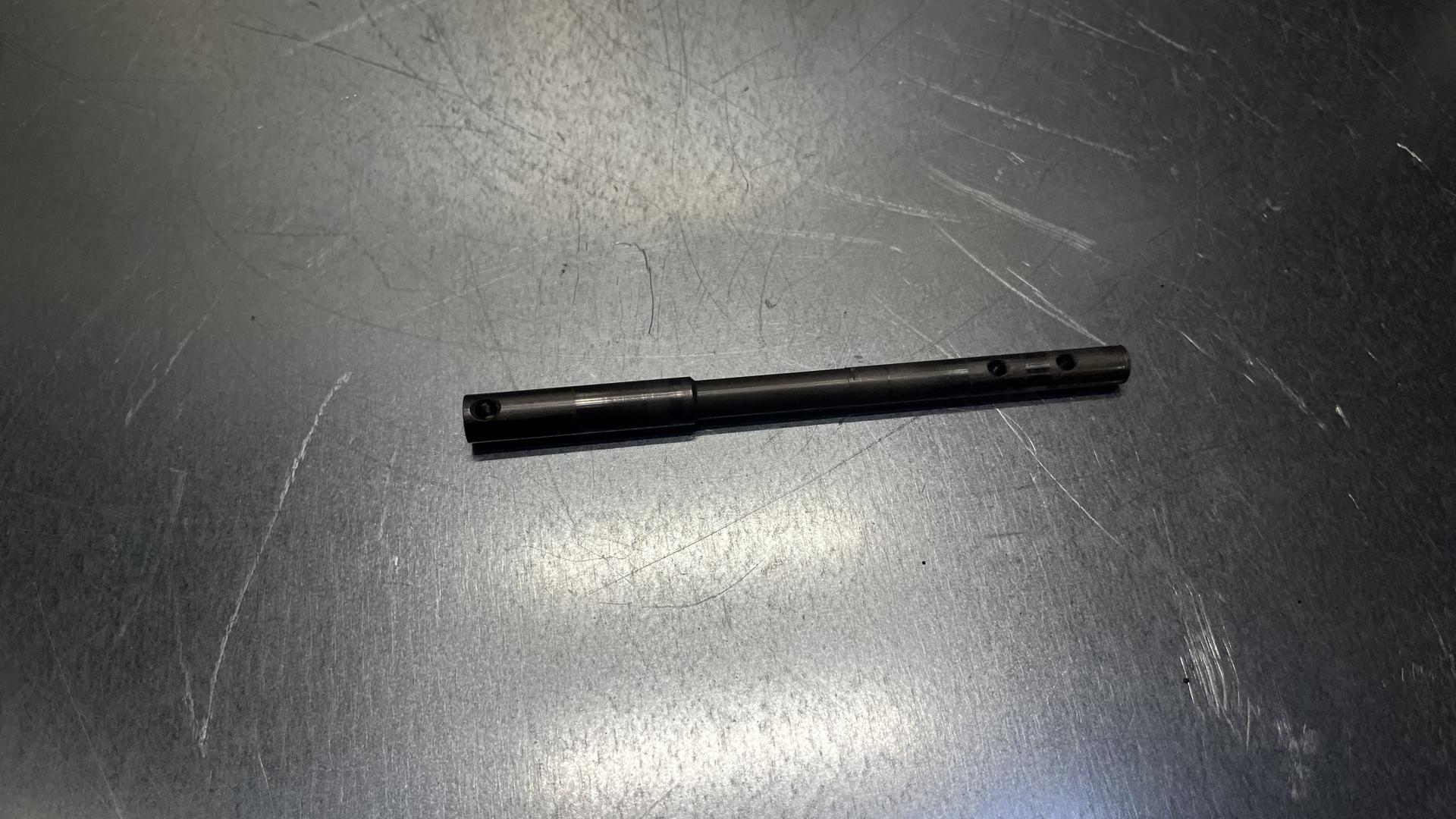 Вал масляного насоса 11417690440