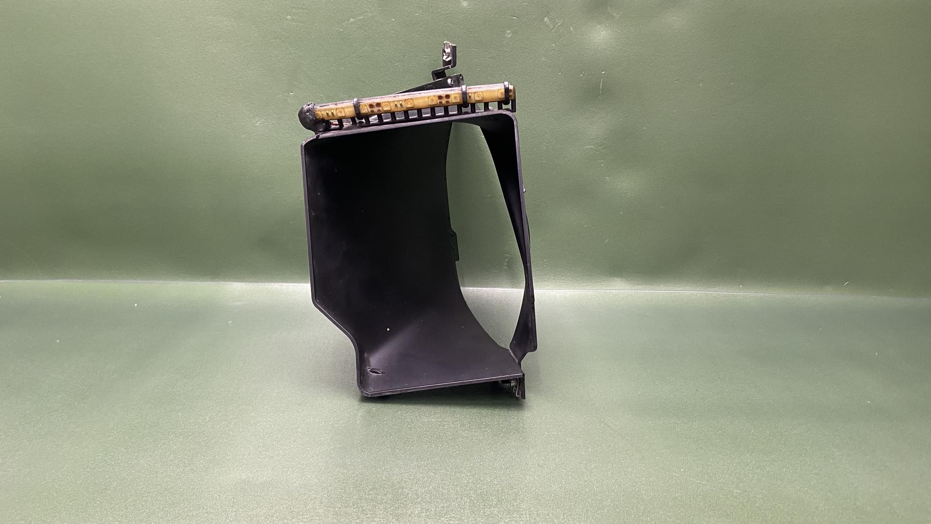 Направл.потока отраб. воздуха наруж. Л 46638529331