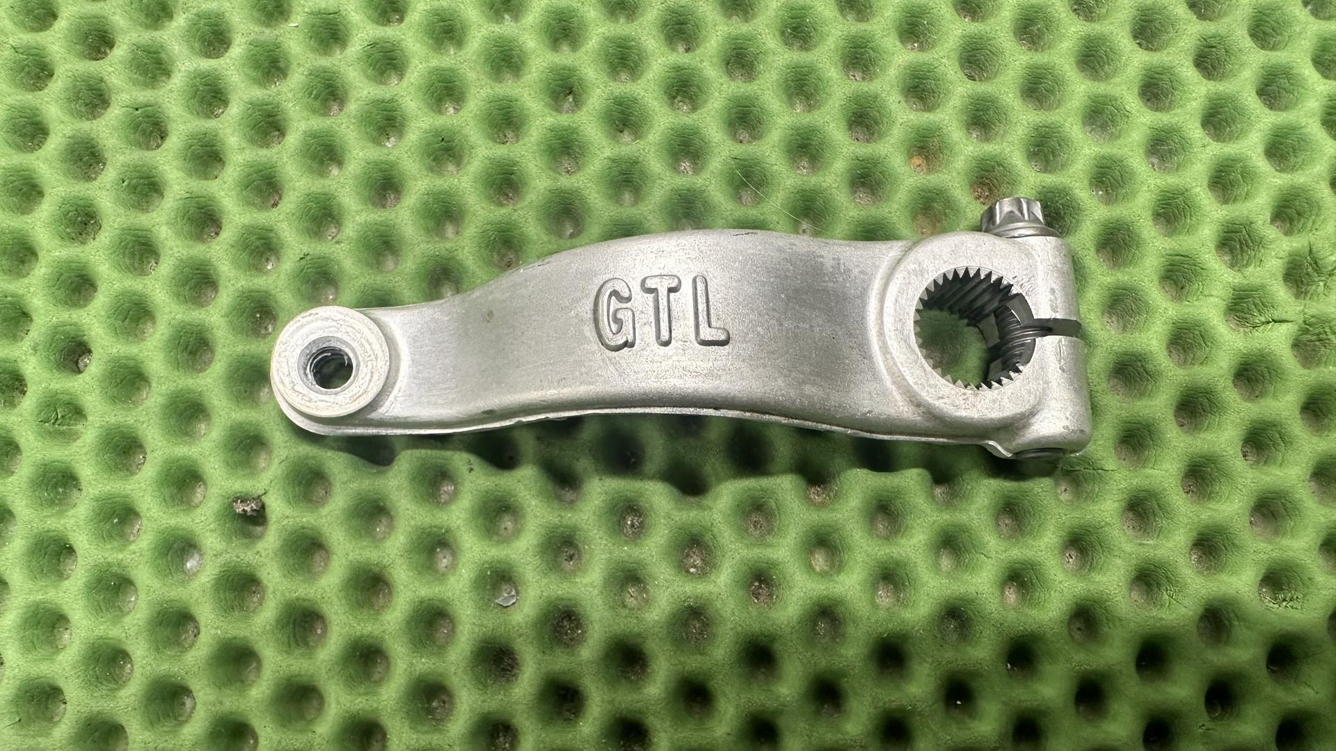 Рычаг переключения КПП K1600GTL дорест. (11-17)/Bagger 23418533303